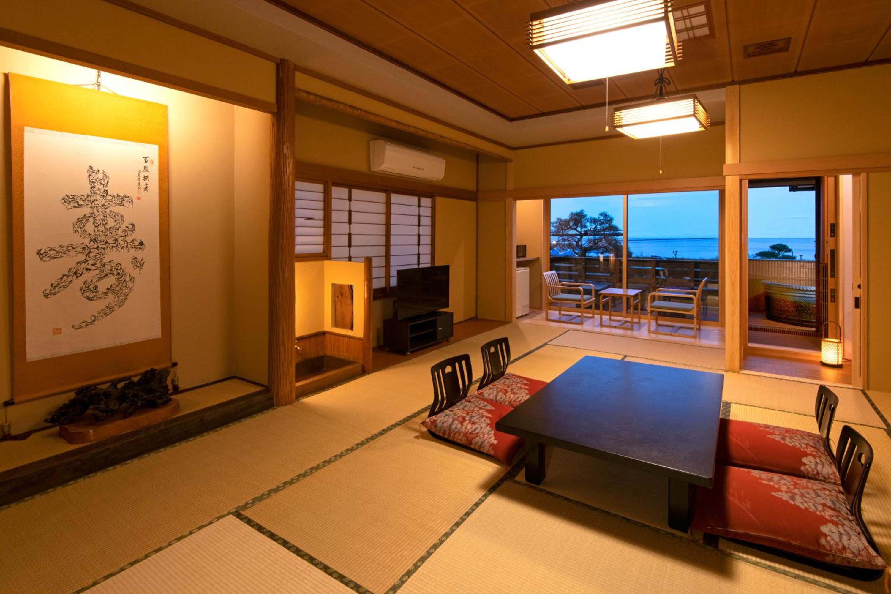 Japanese-Style Family Room with Sea View with Open-Air Bath and Terrace photo 2