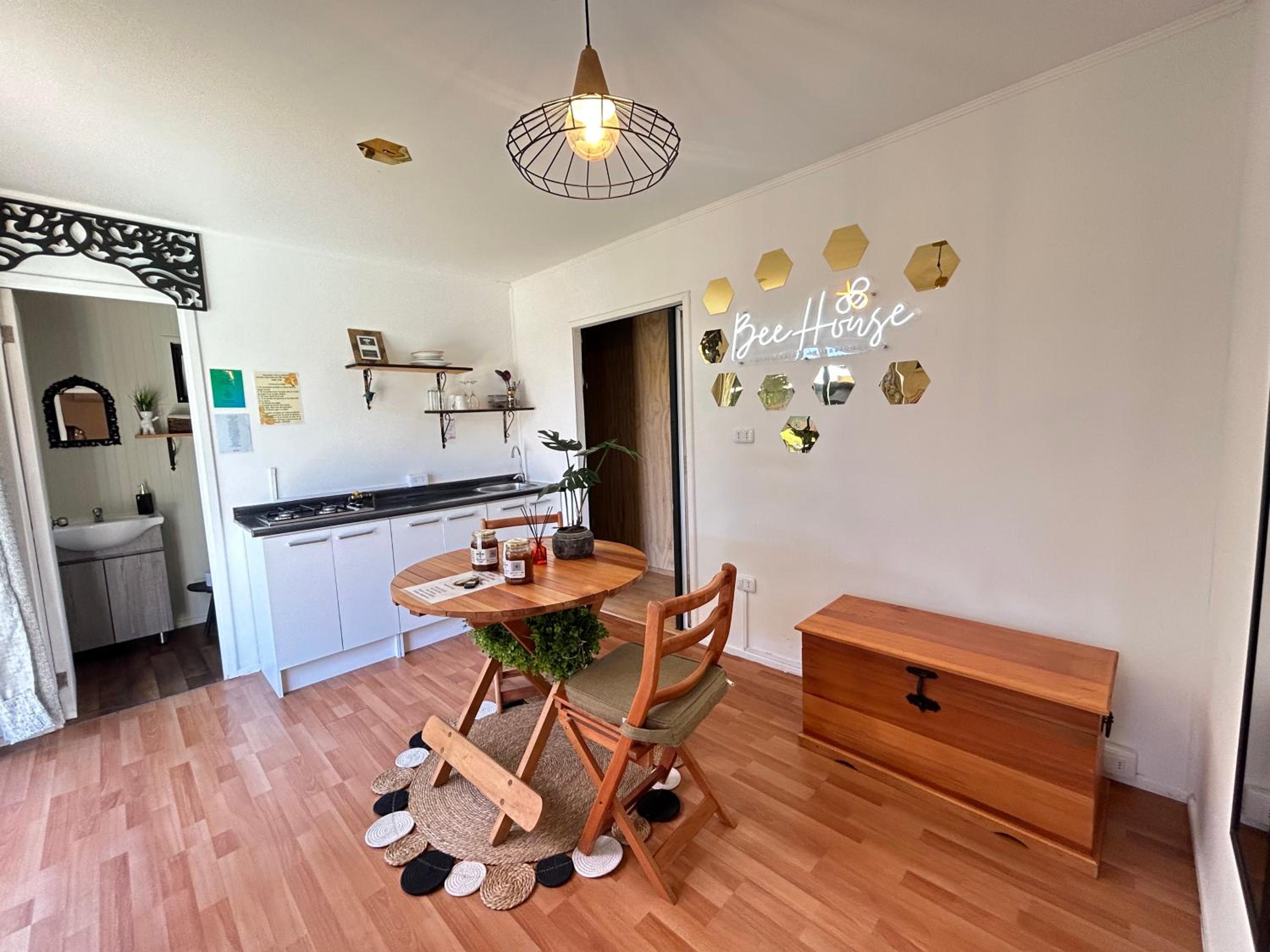 One-Bedroom House photo 2