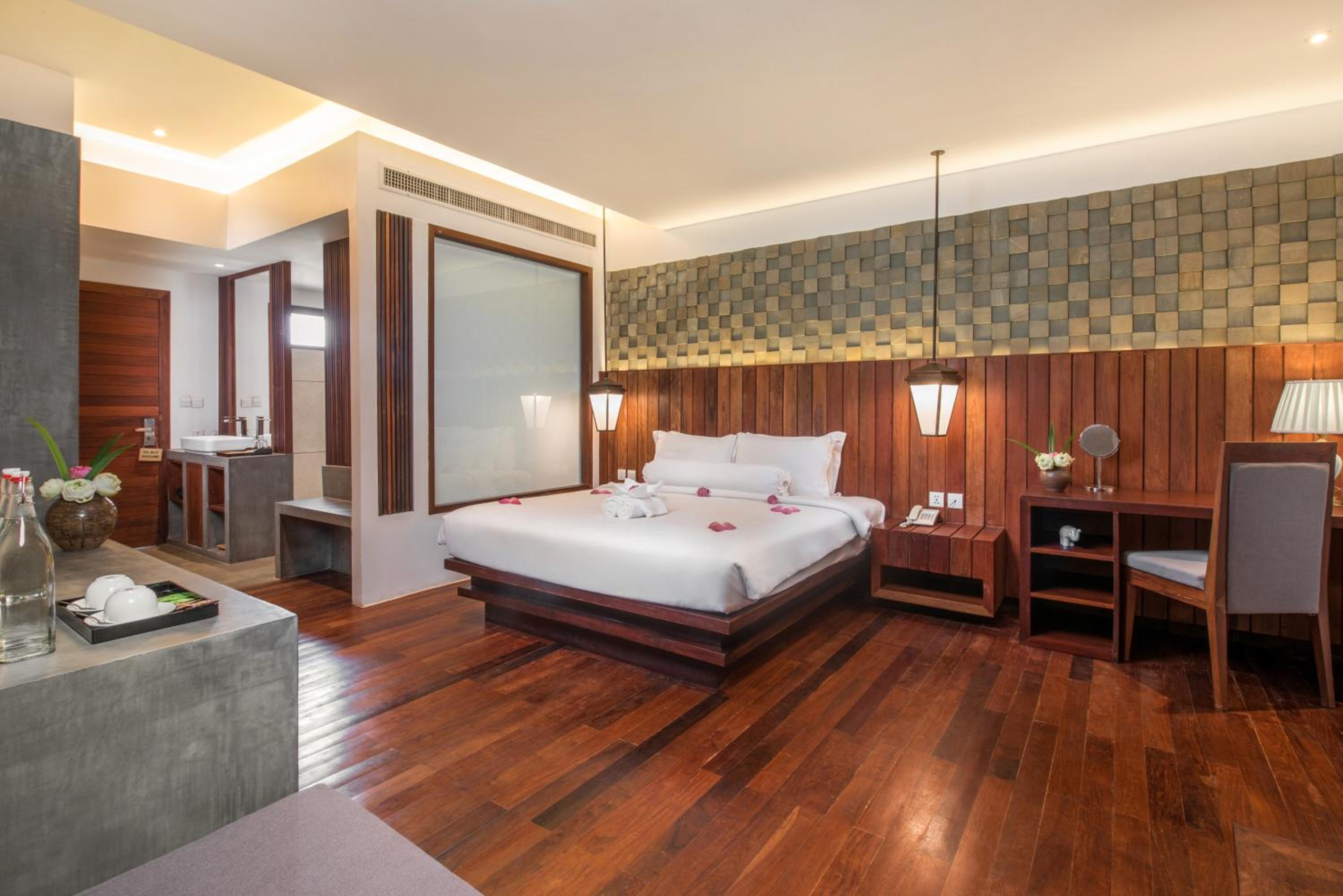 Deluxe Suite Pool View + 15% Off F&B