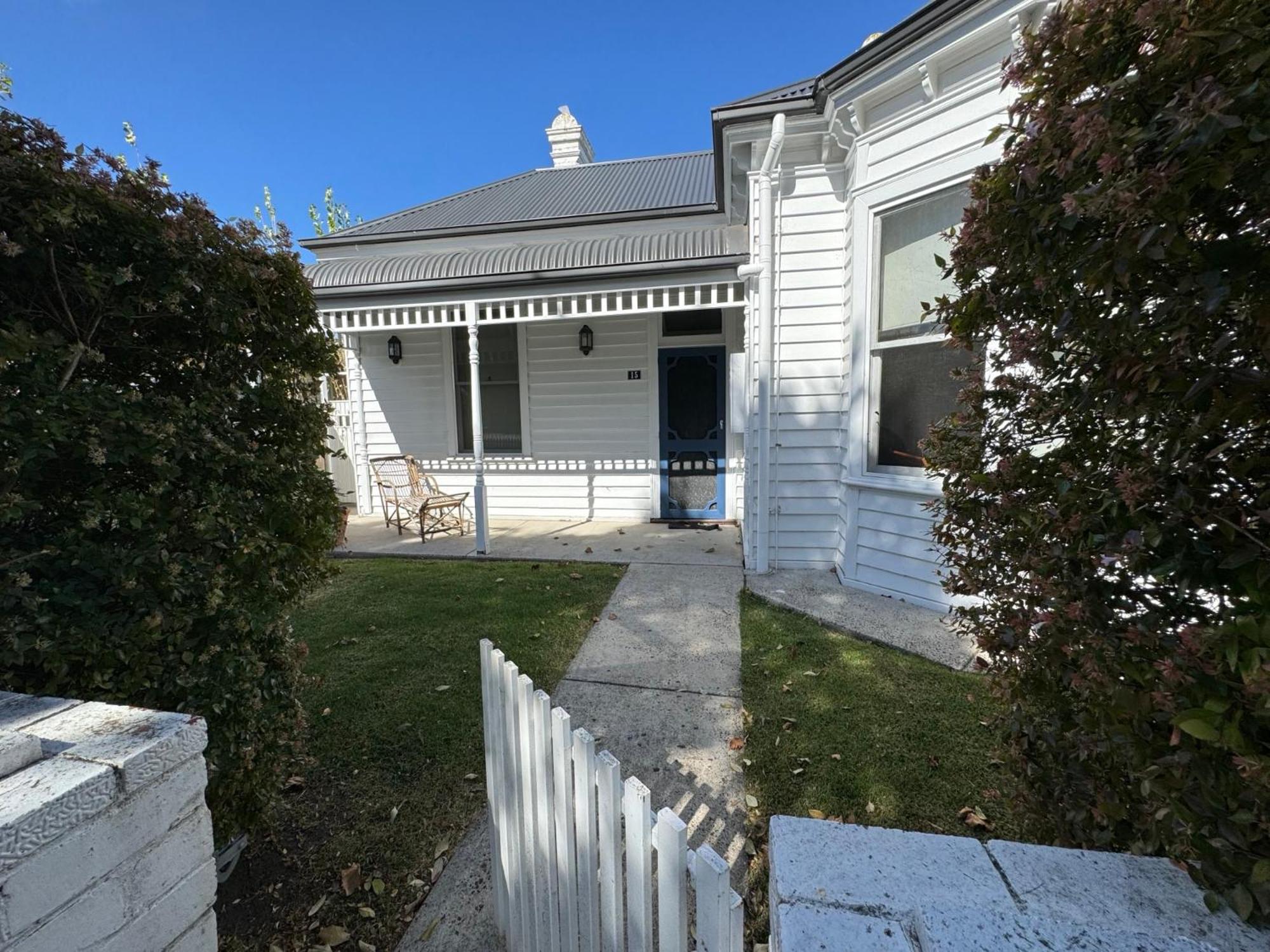 Three-Bedroom House photo 3