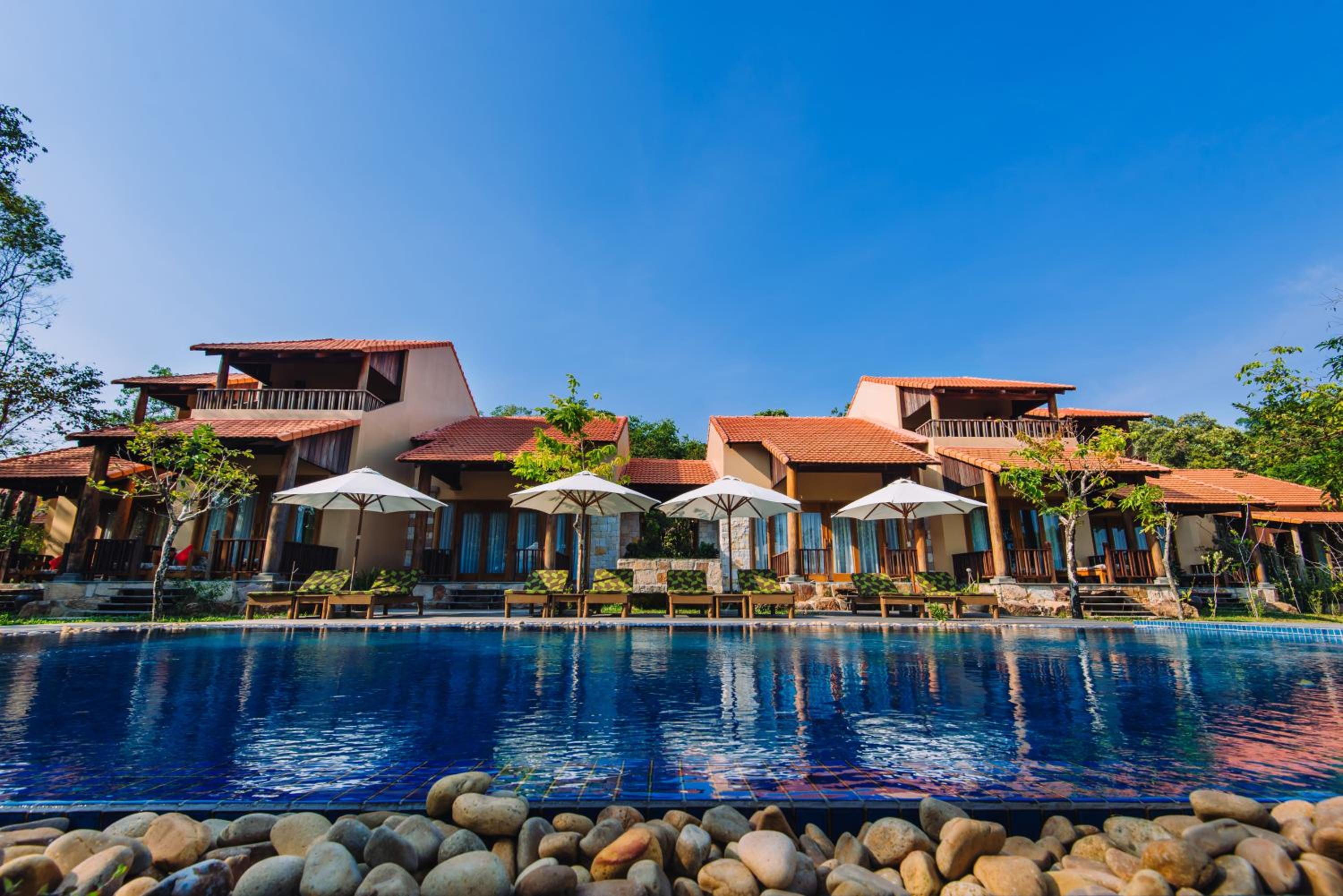 Beachfront Premier Pool Villa 3 bedrooms