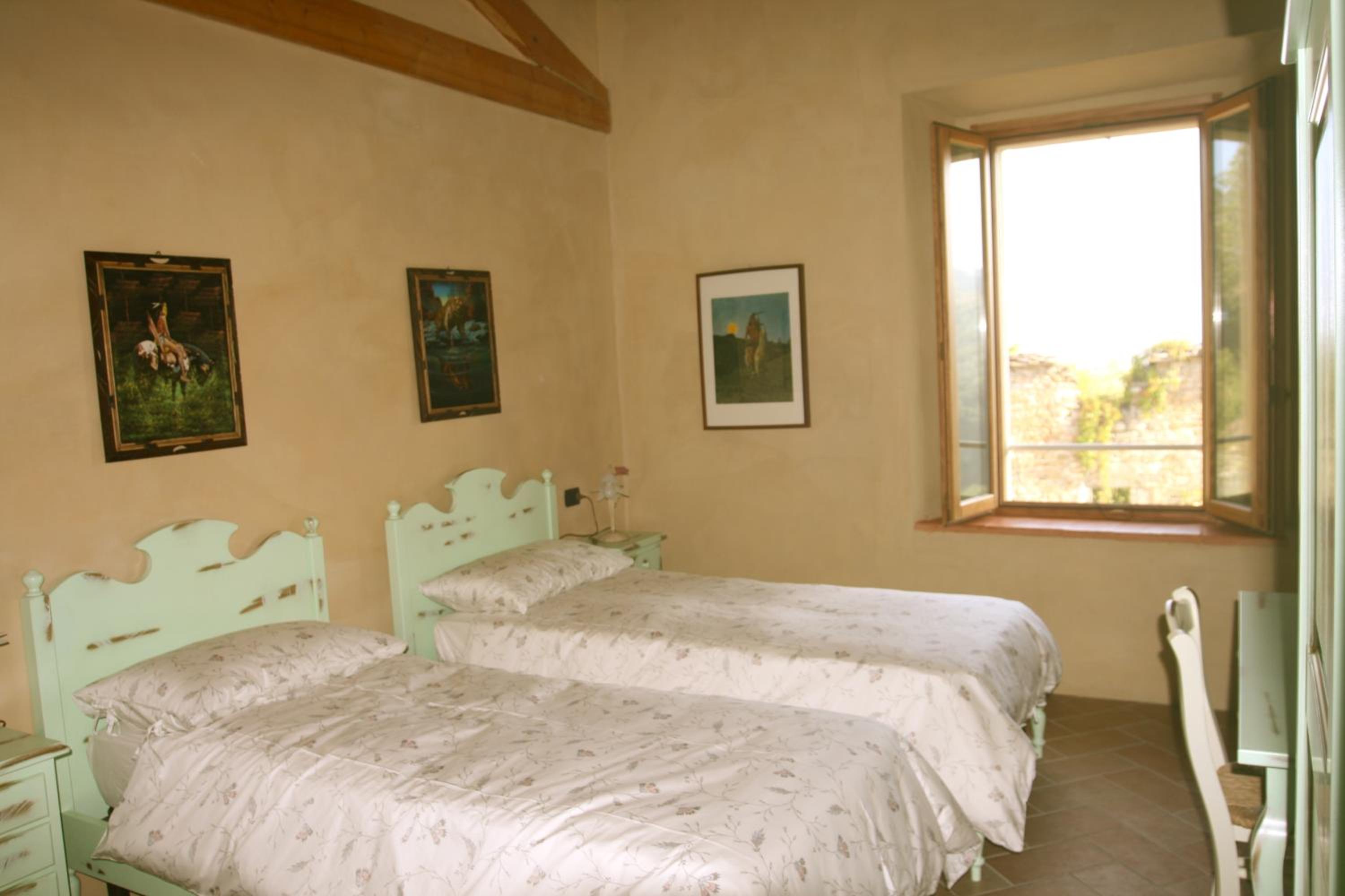 Twin Room with Private Bathroom photo 1