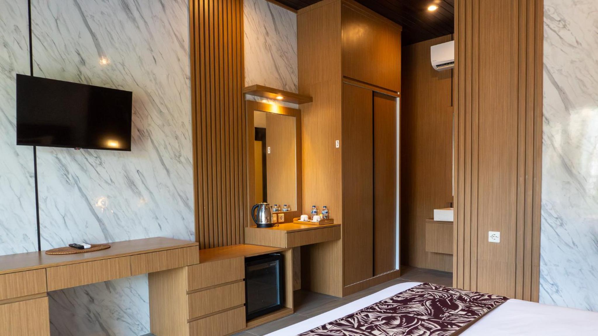 Deluxe Junior Suite - Photo 2