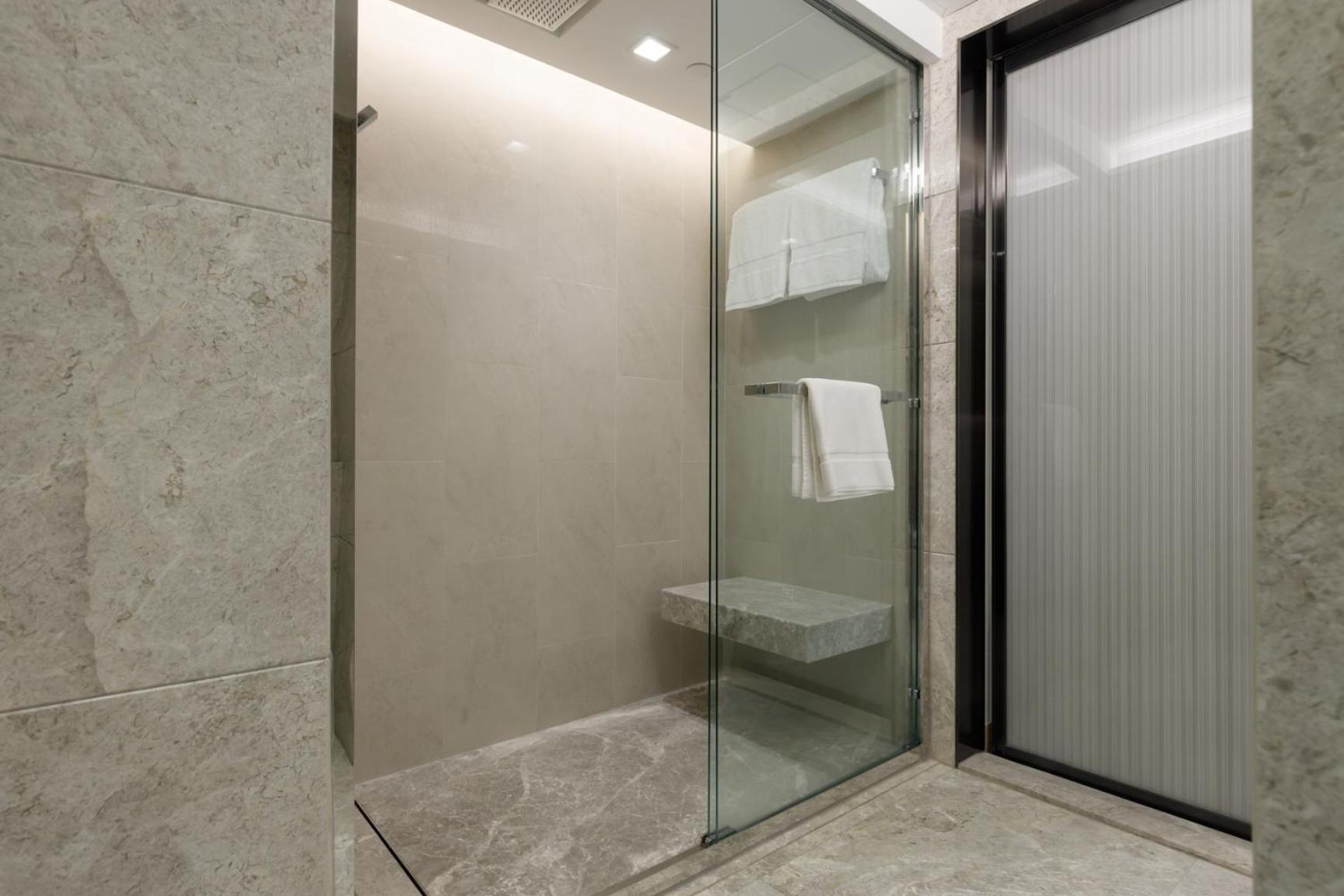 Elite Deluxe Room with Executive Lounge Access