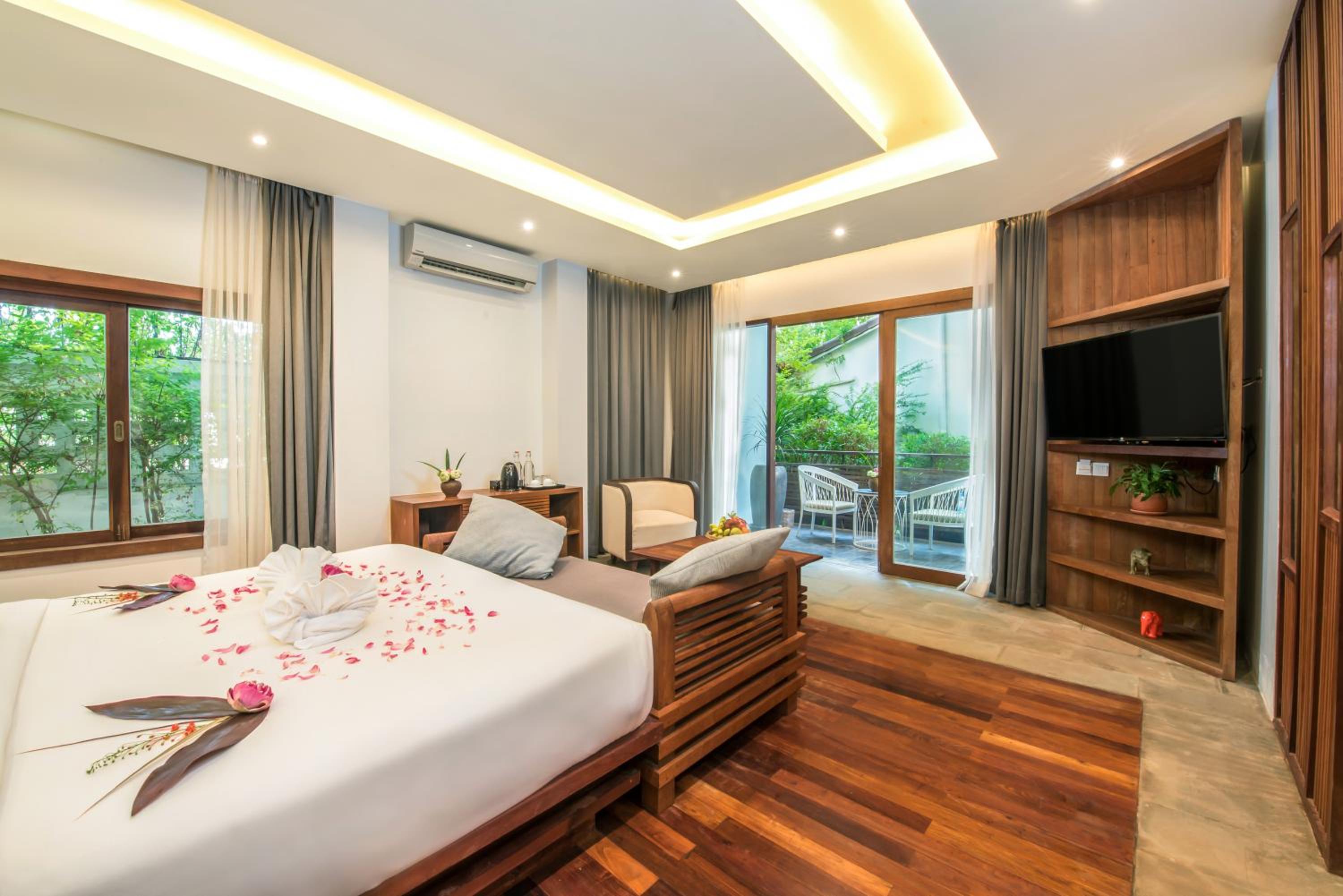 Cabana Suite Private Balcony + 15% Off F&B