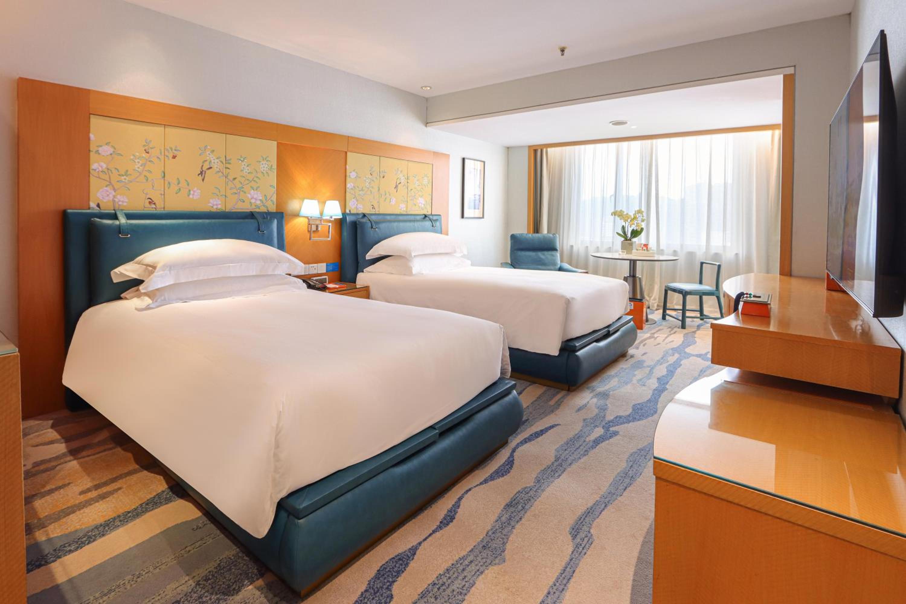 Business Double or Twin Room with Lake View photo 3