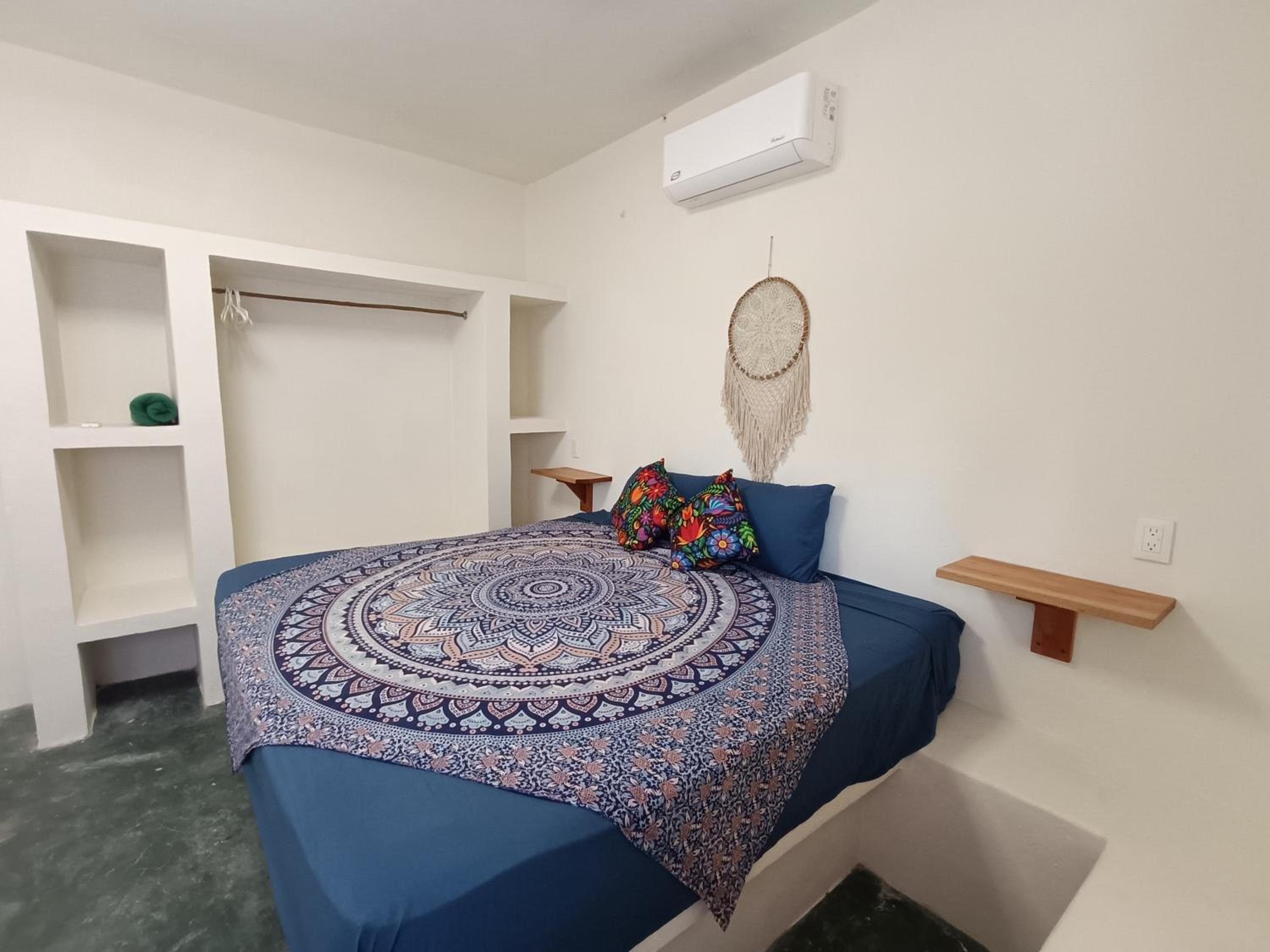 One-Bedroom Apartment photo 3
