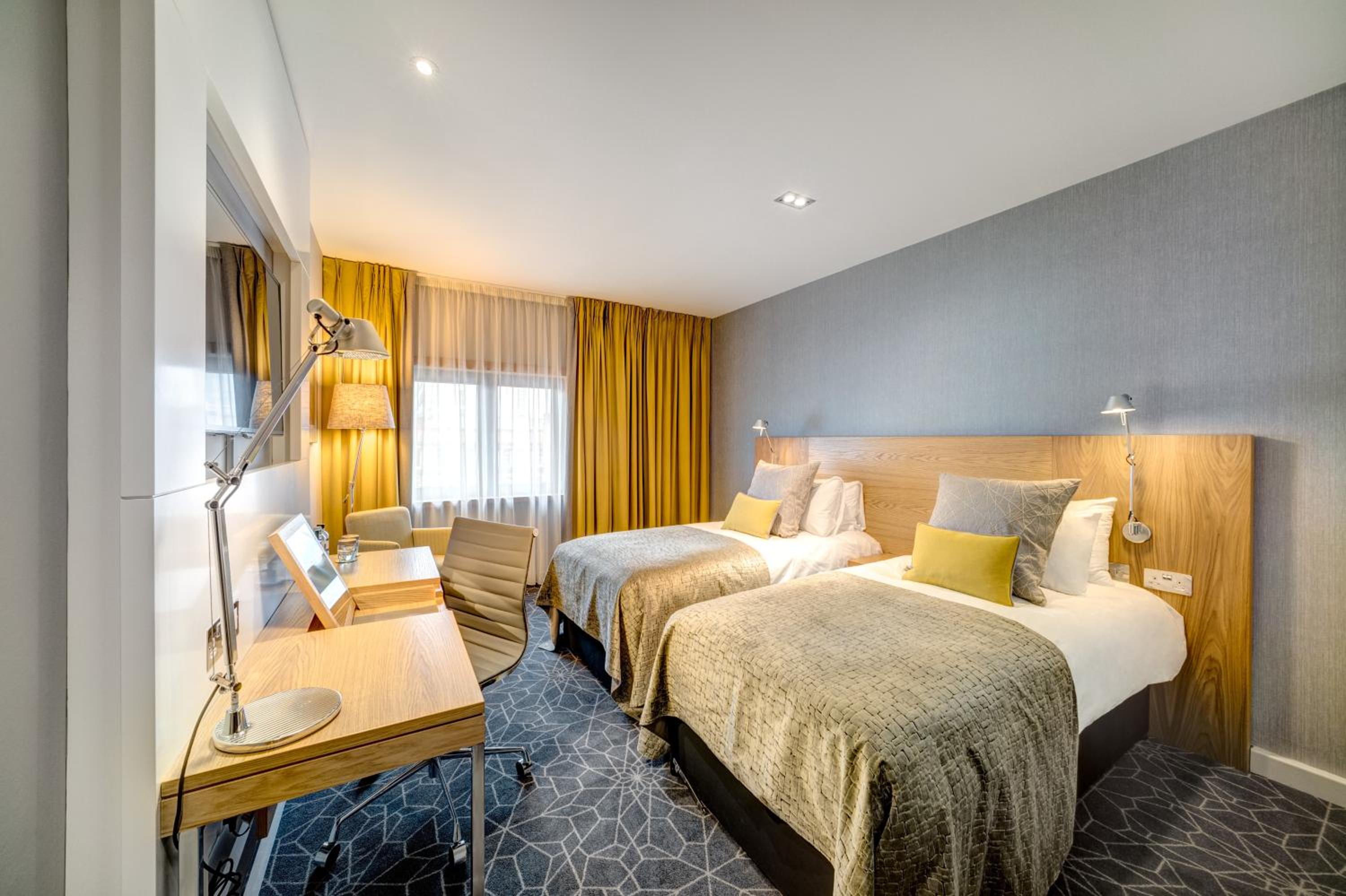 Standard Twin Room - Photo 1