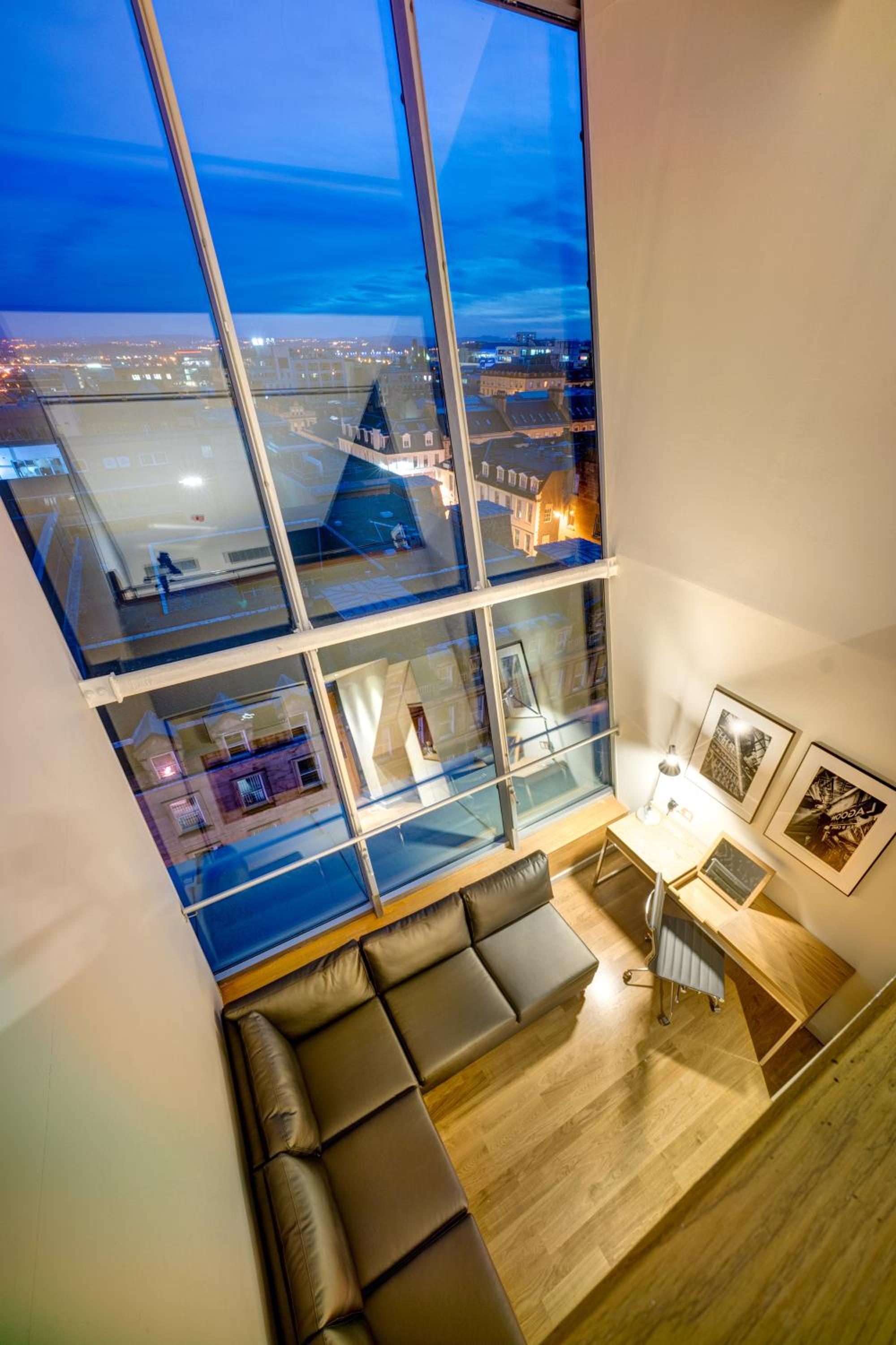 Duplex Suite - Photo 4