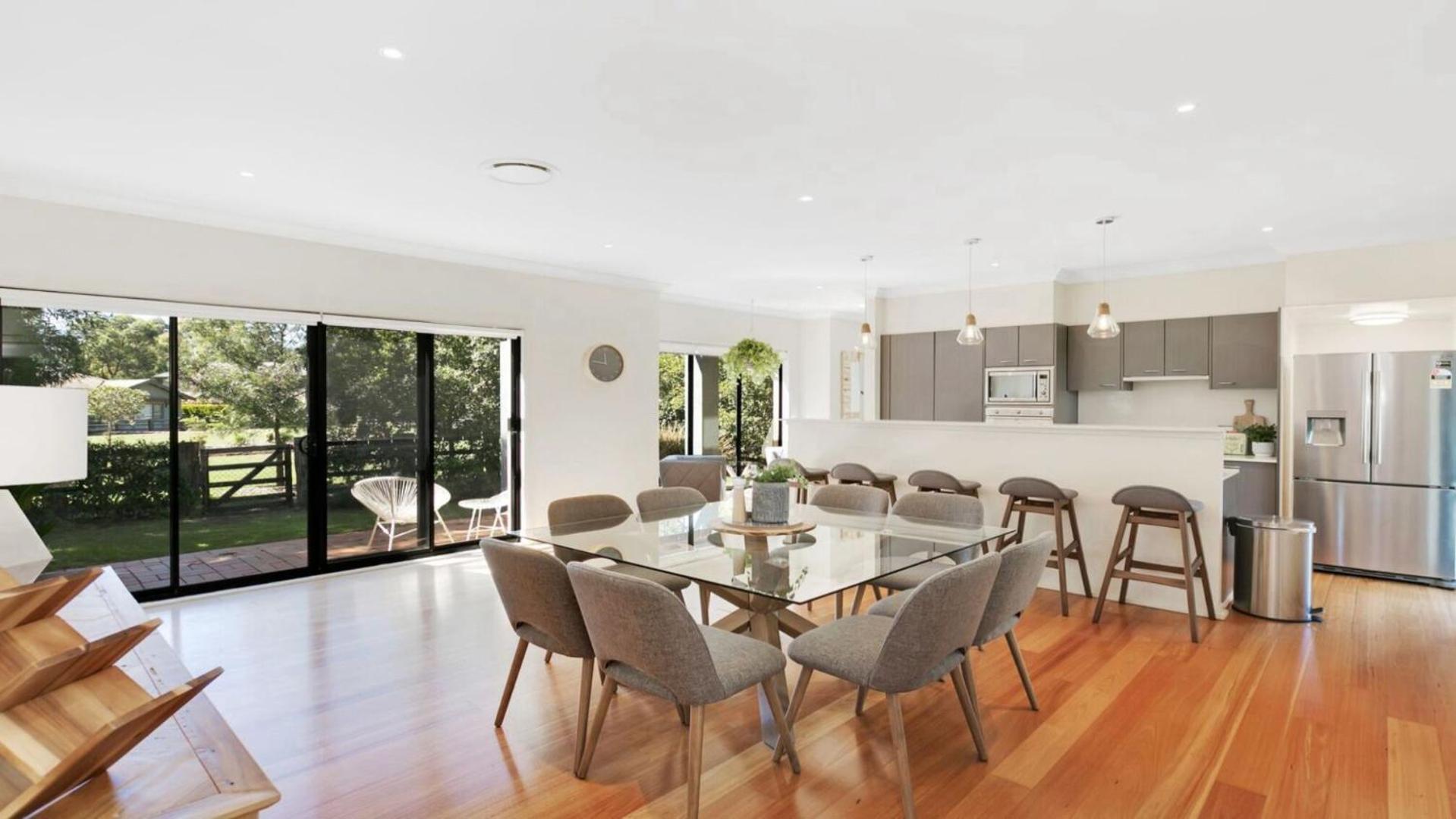 Four-Bedroom Vacation Home photo 2
