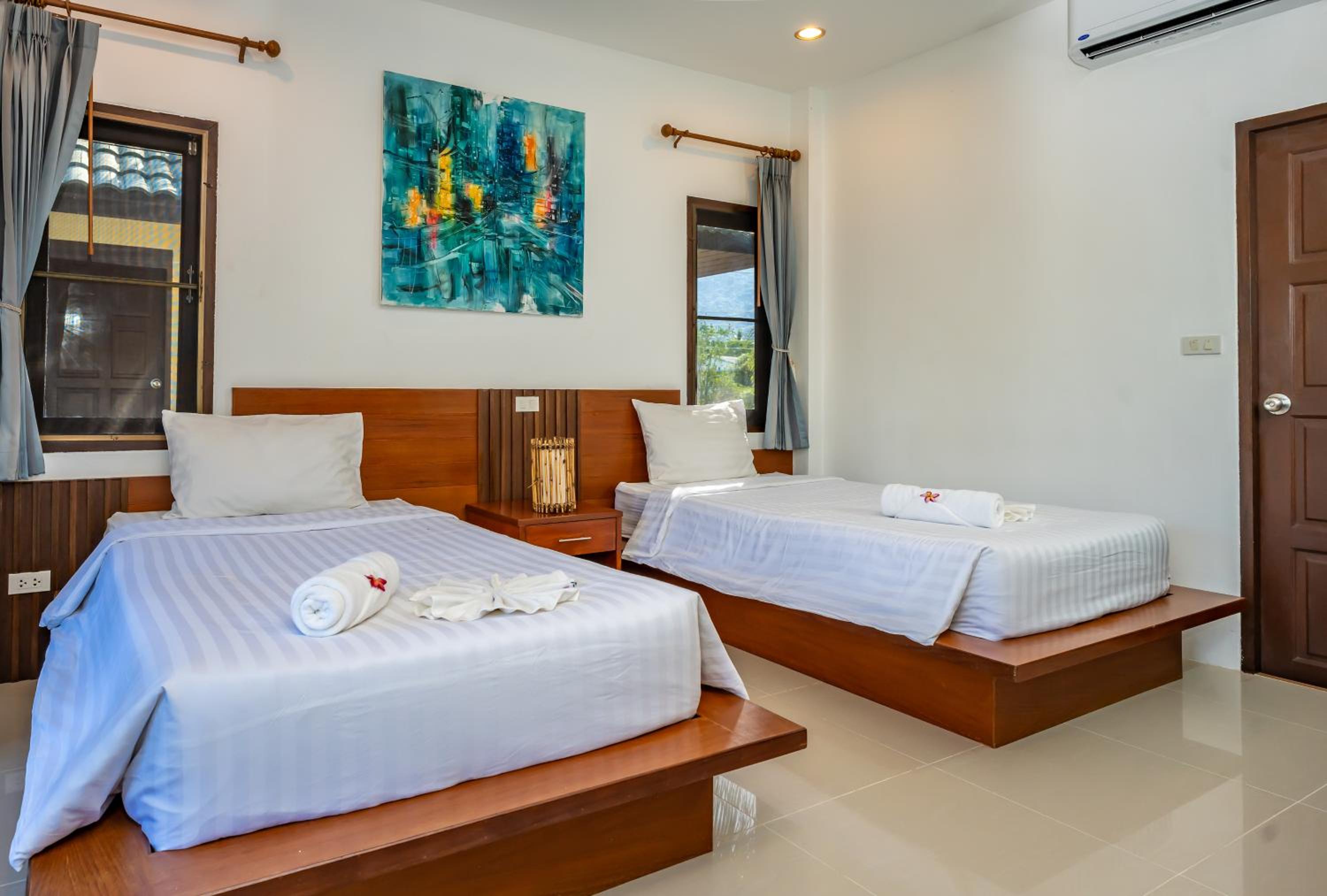 Deluxe Twin Bungalow photo 1