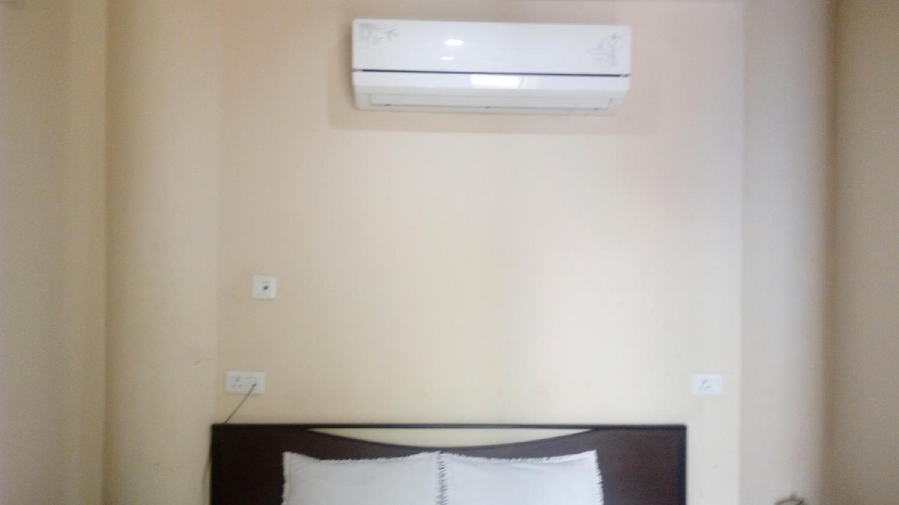 Budget Double Room - Photo 2