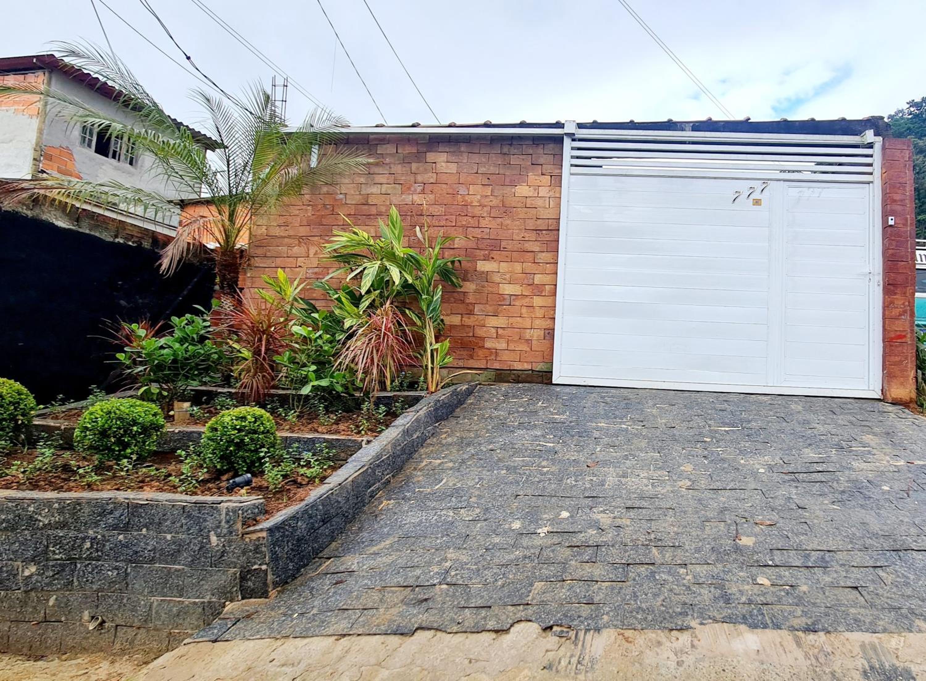 Three-Bedroom House photo 2
