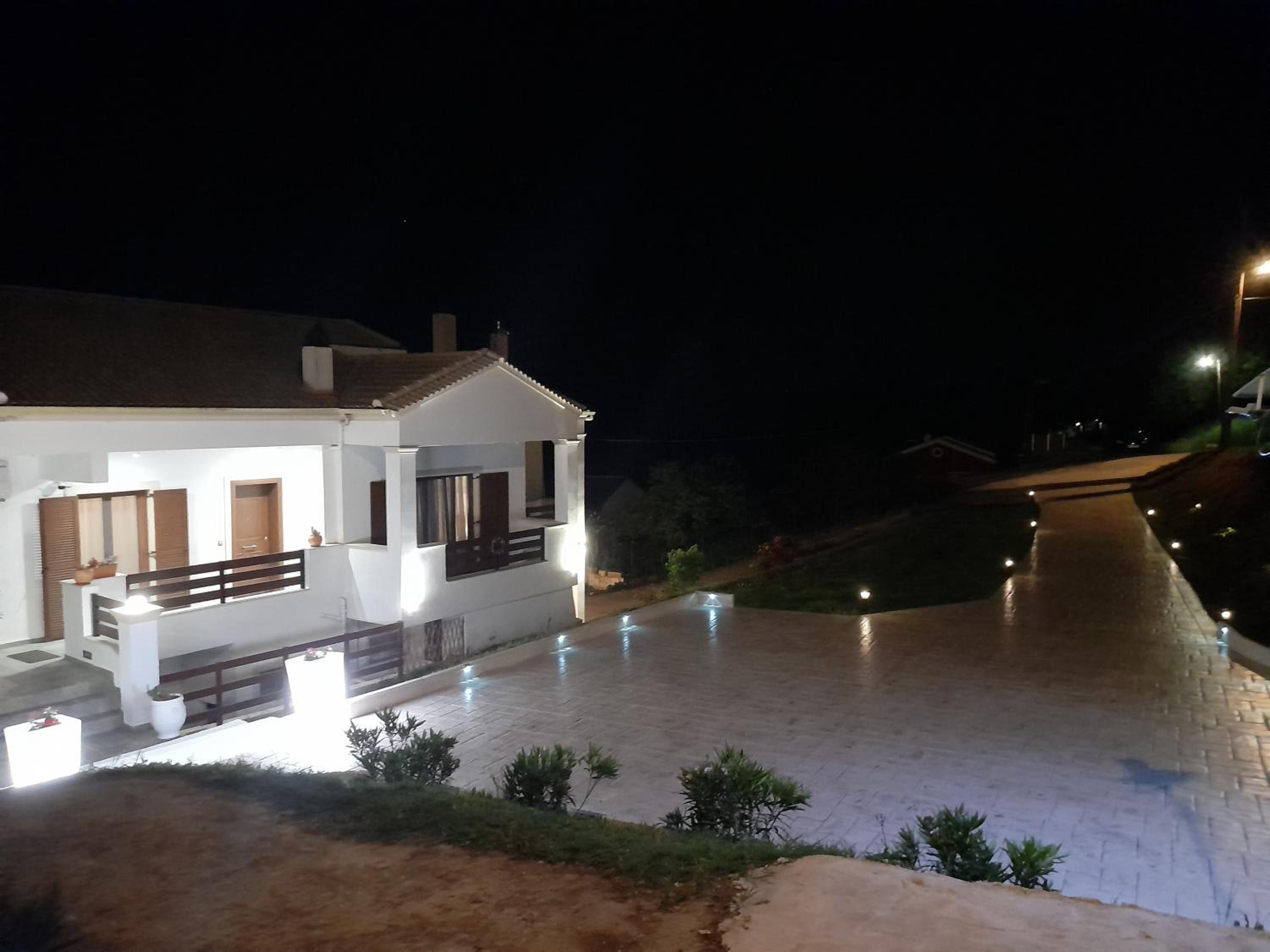 Three-Bedroom House - Photo 30