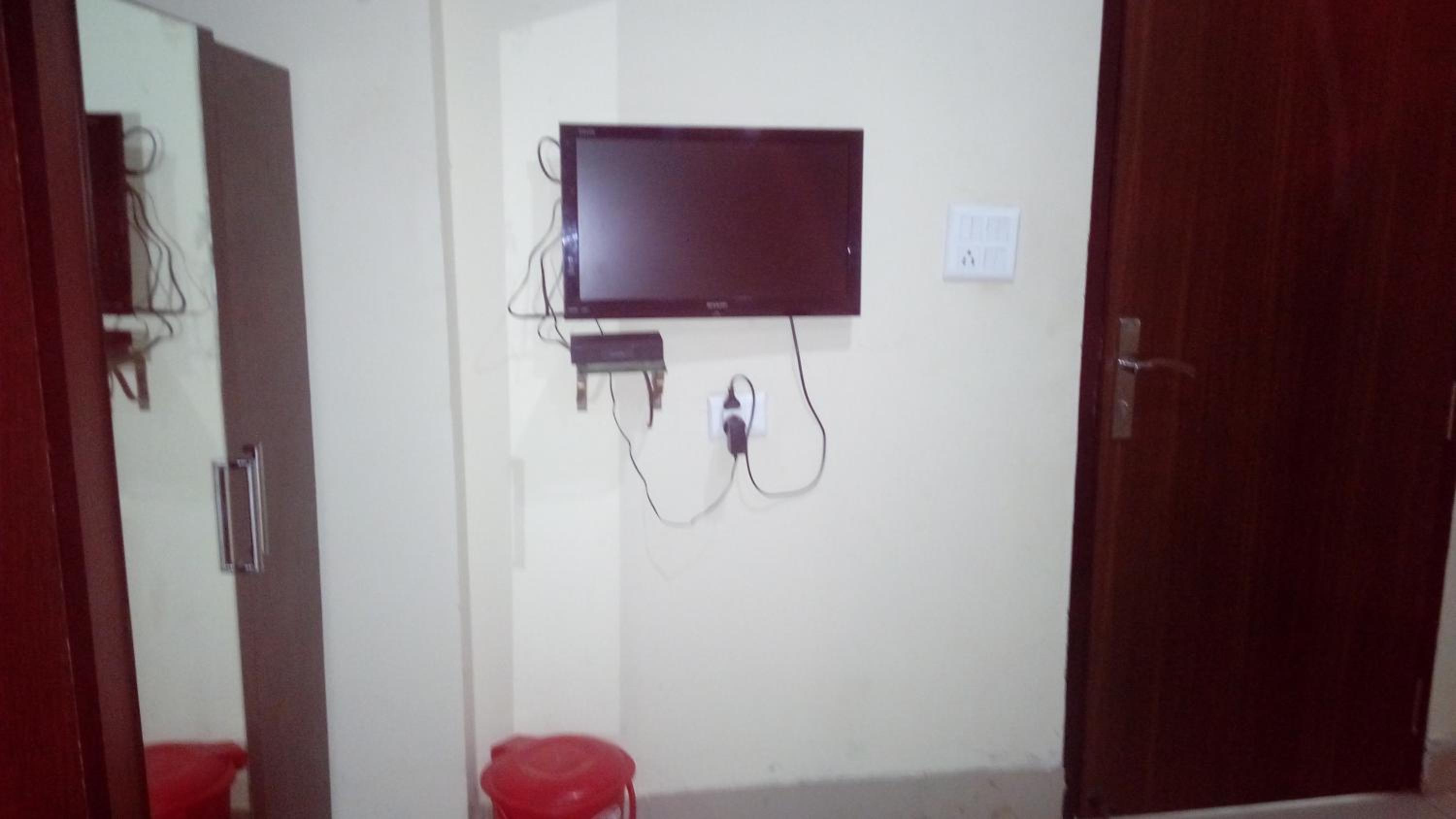 Budget Double Room - Photo 3