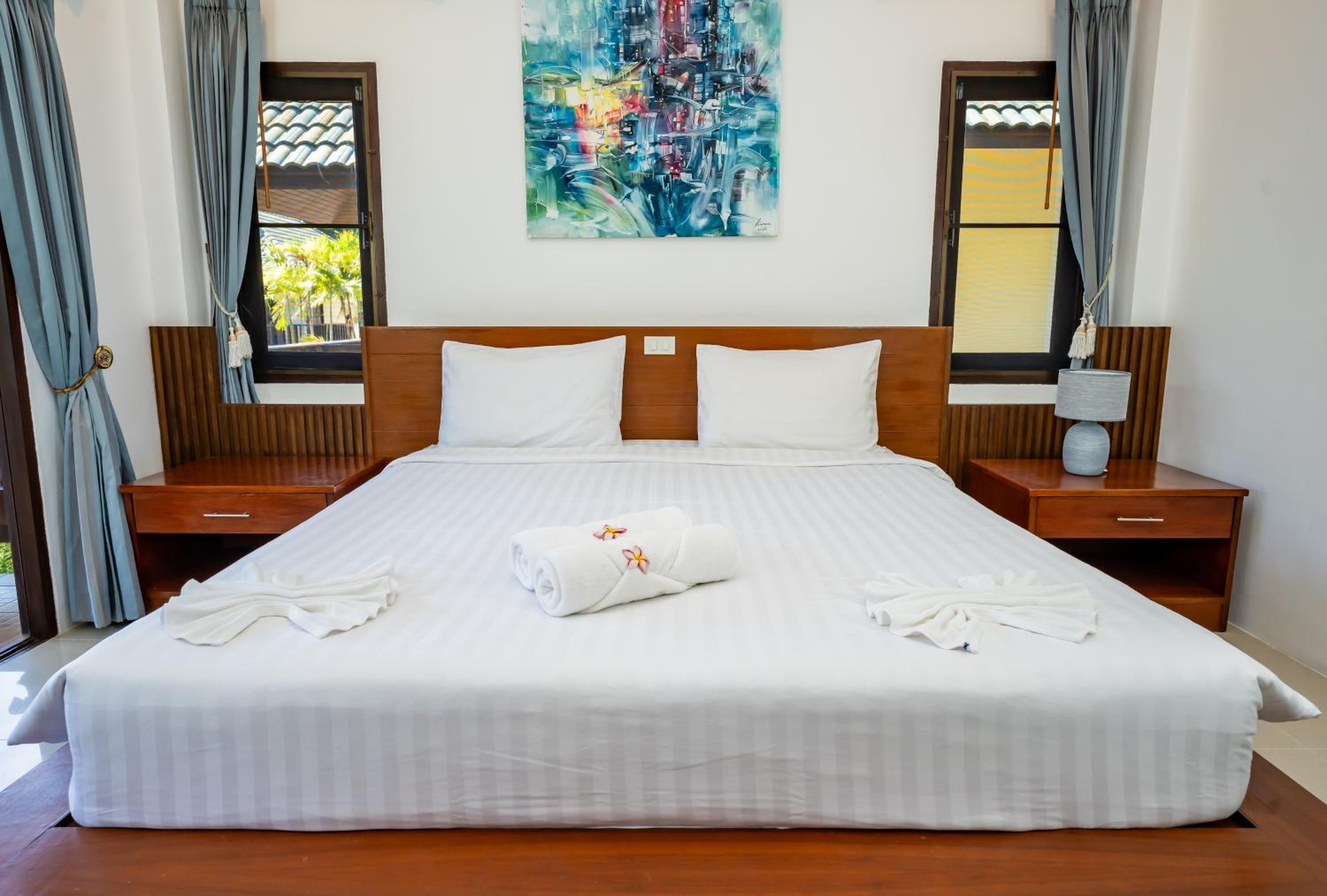 Deluxe Double Bungalow photo 2