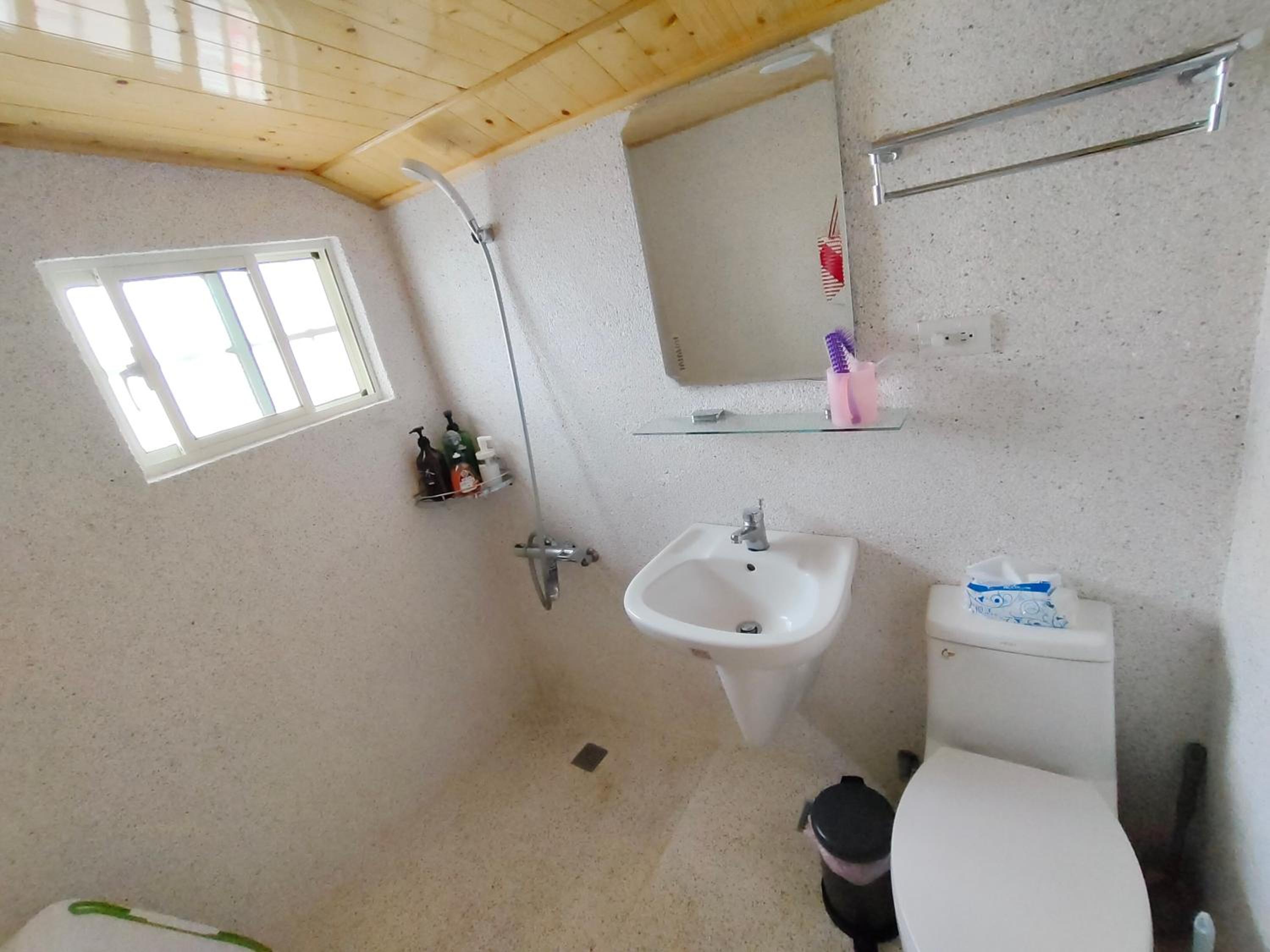 Quadruple Room with Private External Bathroom photo 3