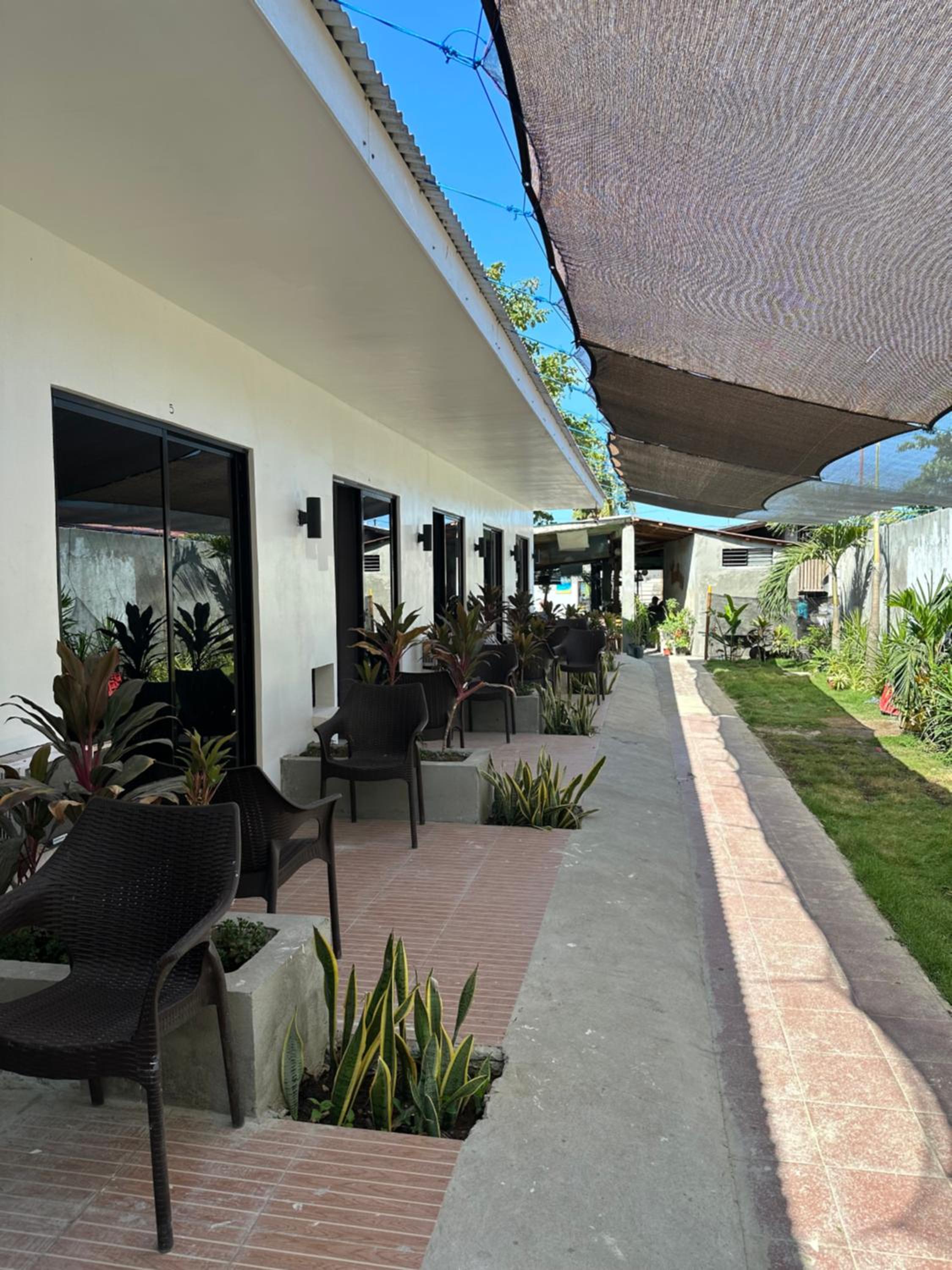 Standard Twin Room with Garden View - Photo 2
