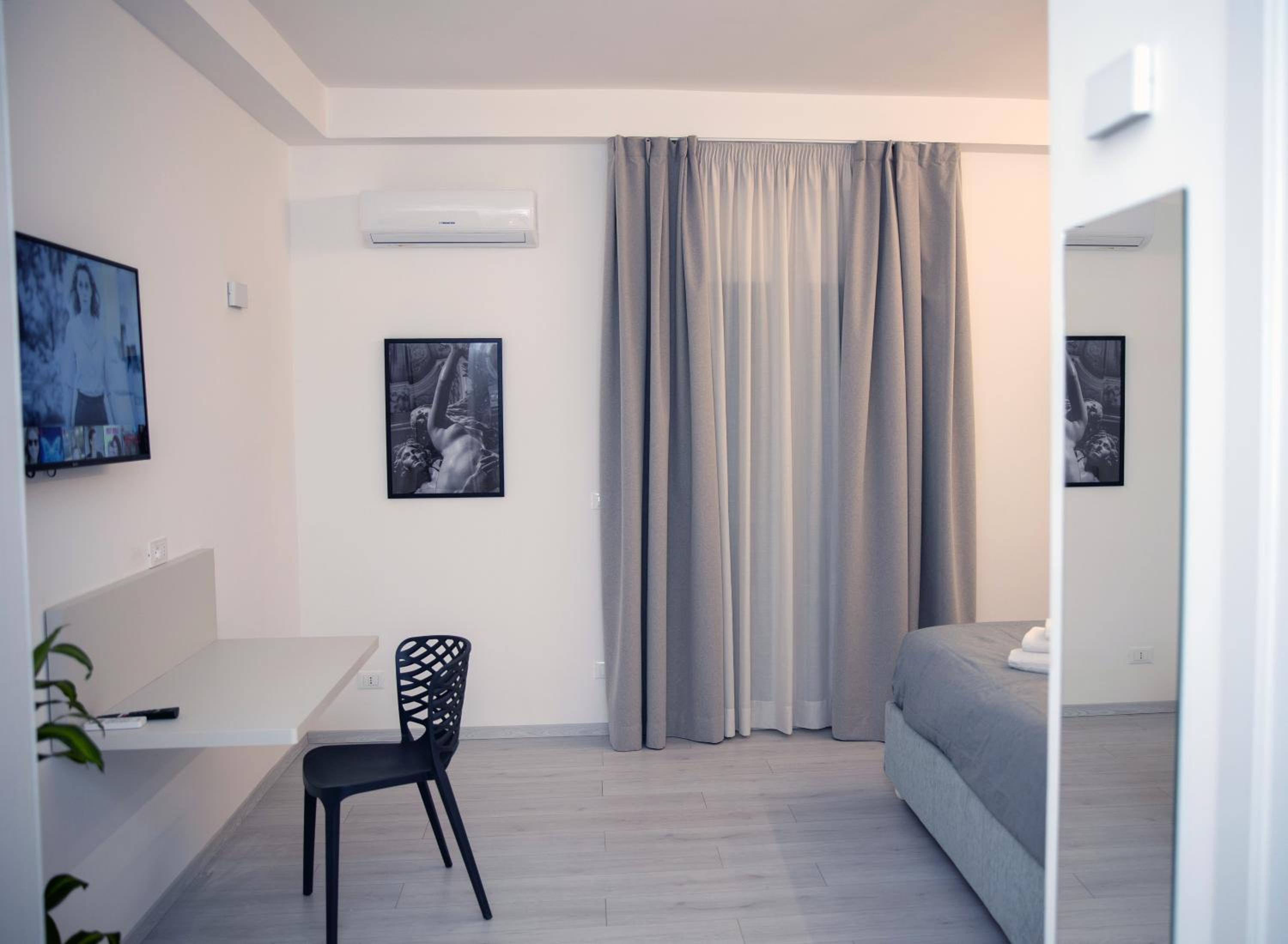 Double Room with Private Bathroom photo 2
