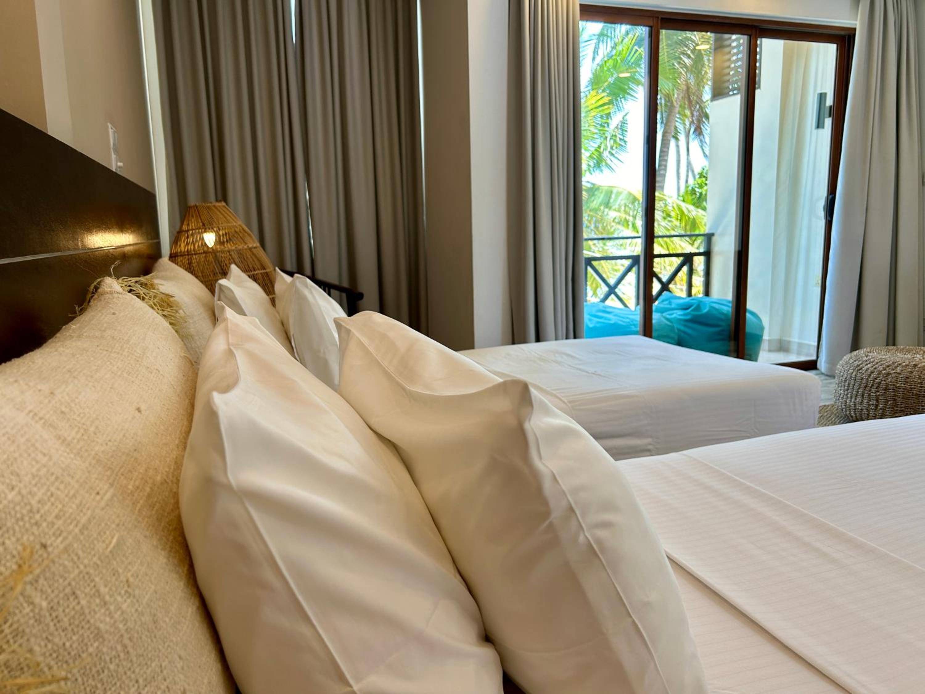 Family Room with Sea View photo 2