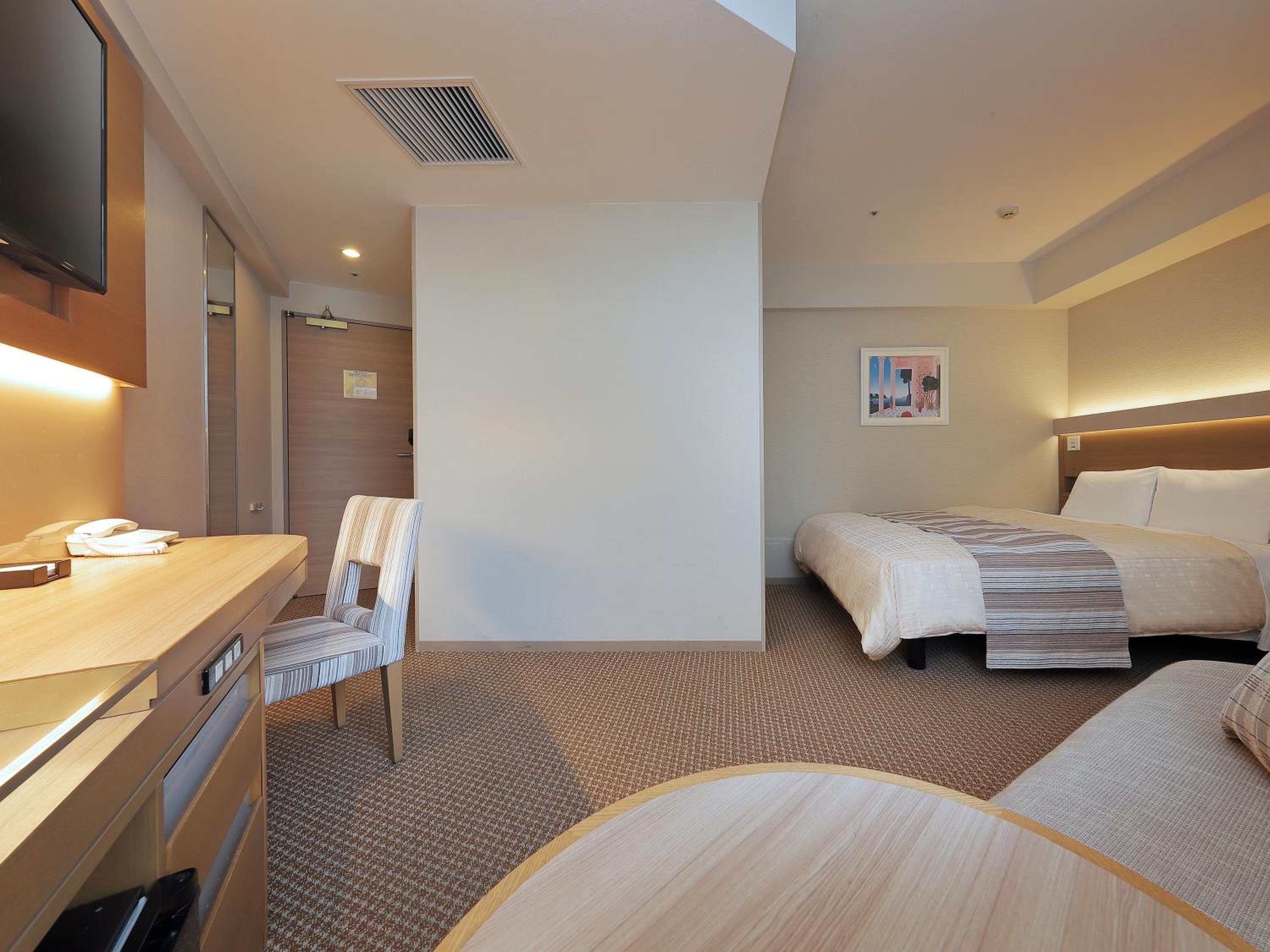 Double Room - Non-Smoking photo 2