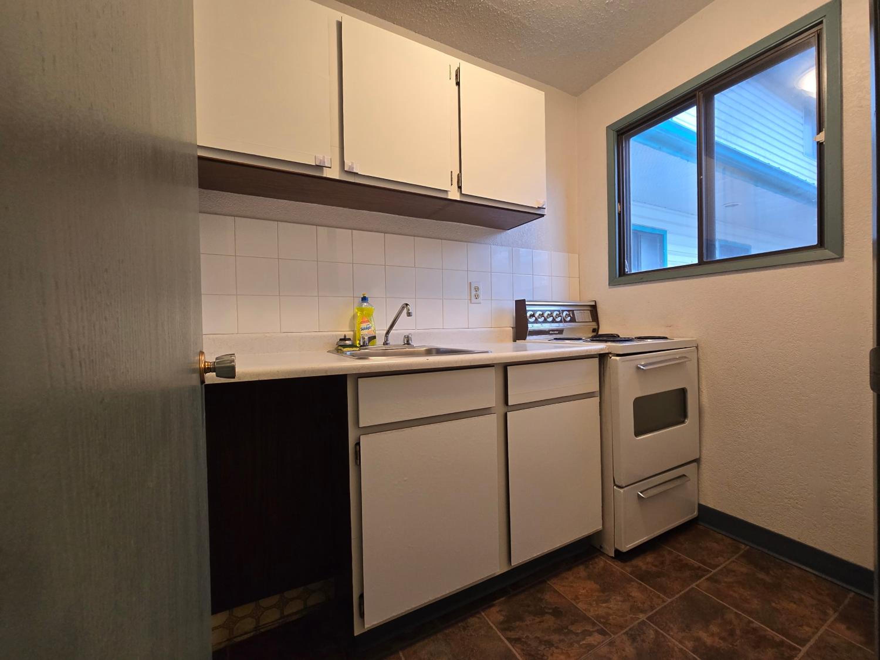 Queen Room with Two Queen Beds and Kitchen photo 3