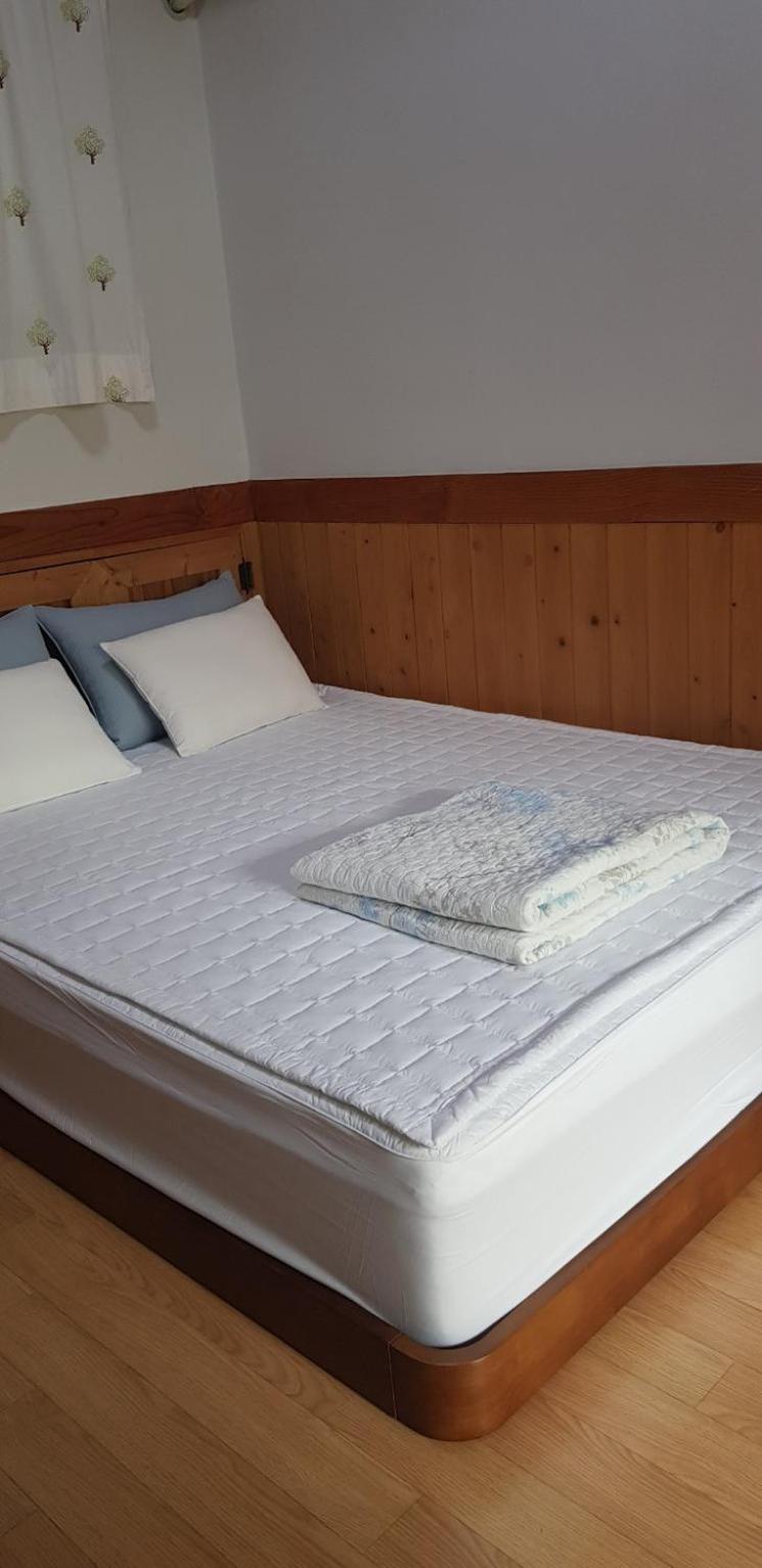 Quadruple Room with Private Bathroom - Photo 1
