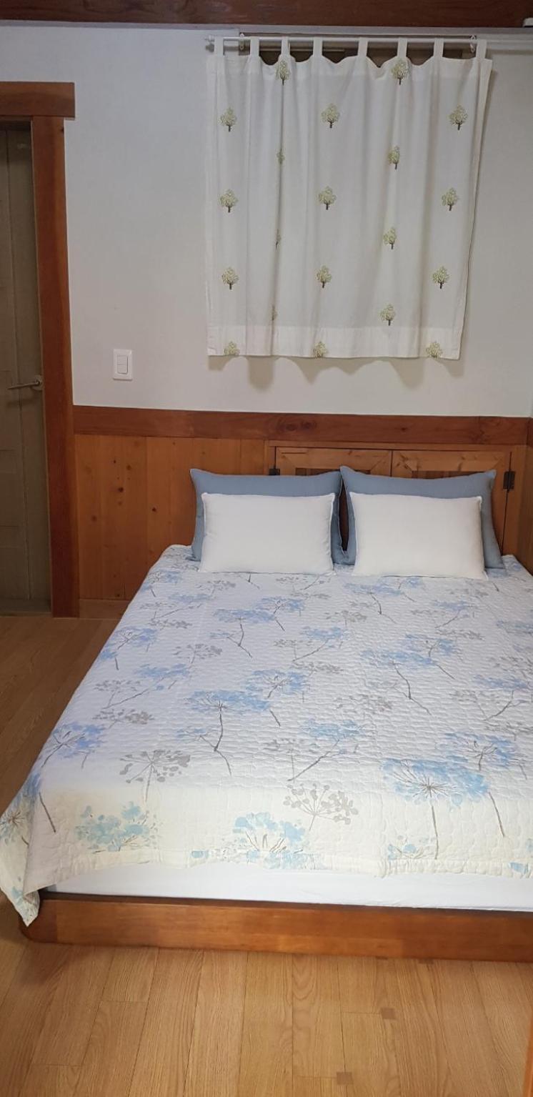 Quadruple Room with Private Bathroom - Photo 3