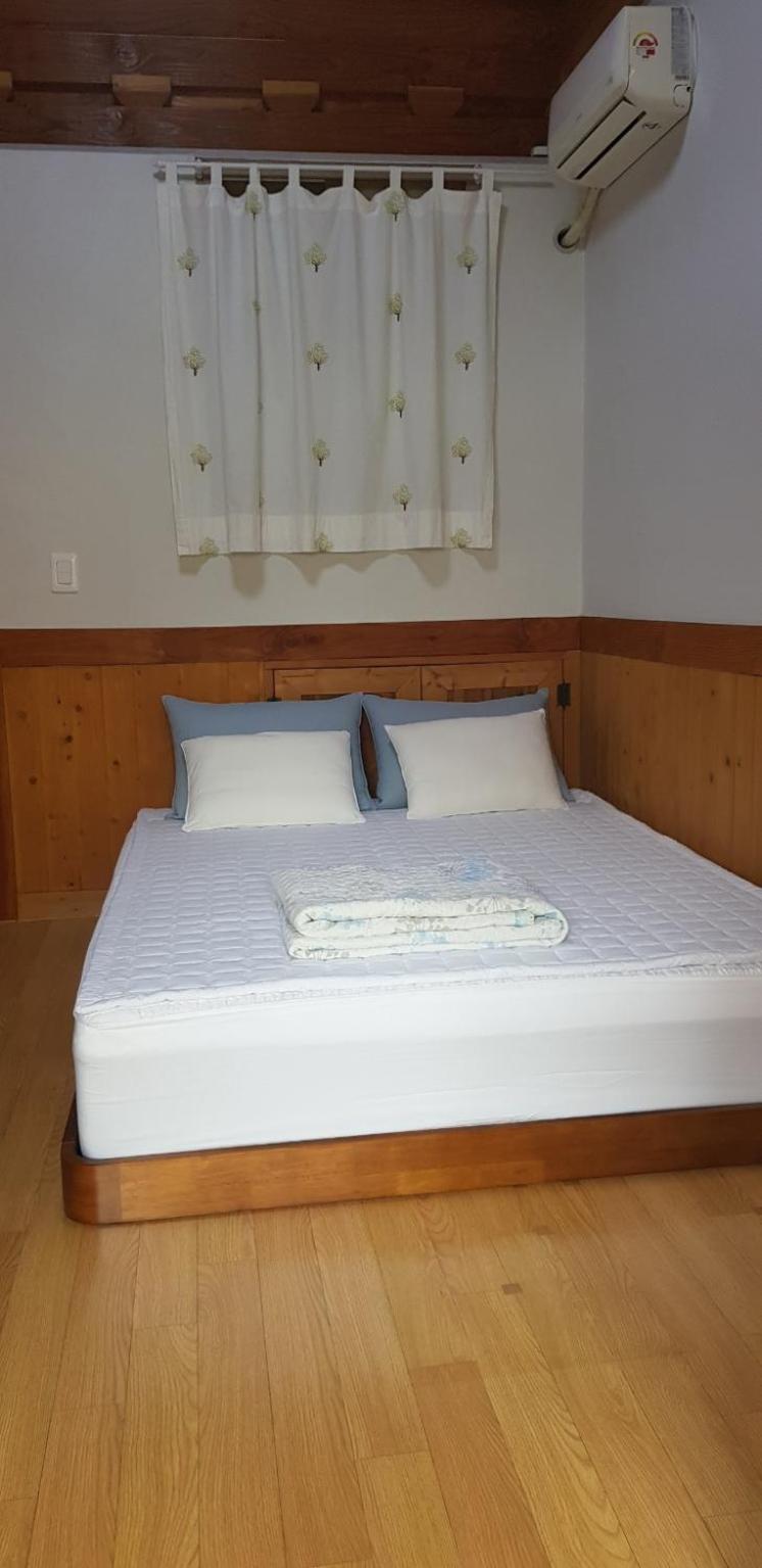 Quadruple Room with Private Bathroom - Photo 4