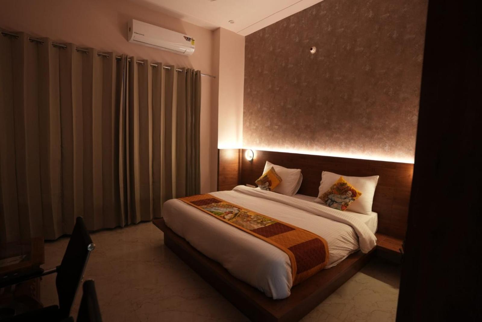 Superior King Room photo 3