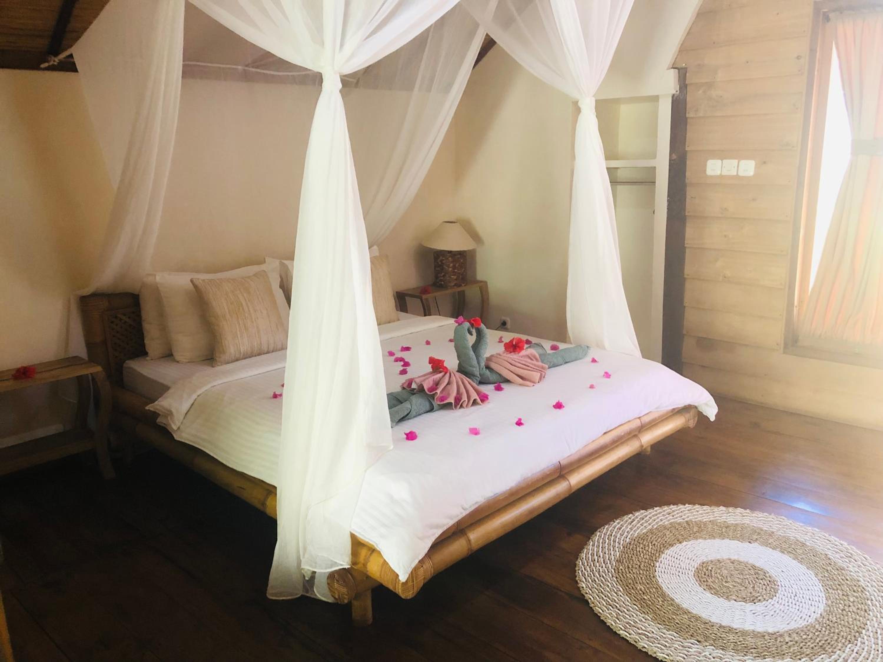 Standard Traditional Bungalow - Photo 1