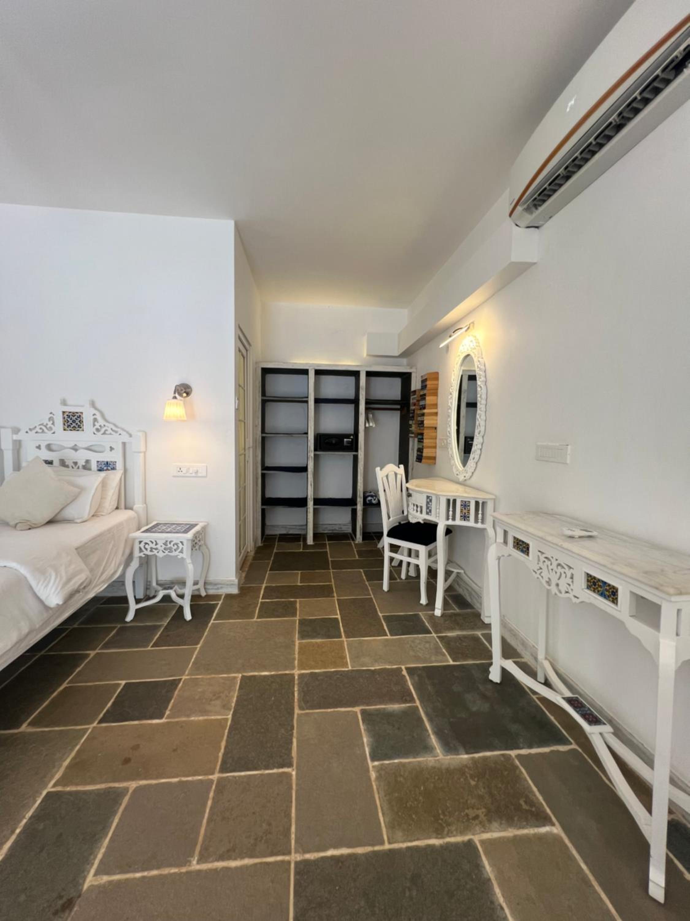 Deluxe Double or Twin Room photo 1