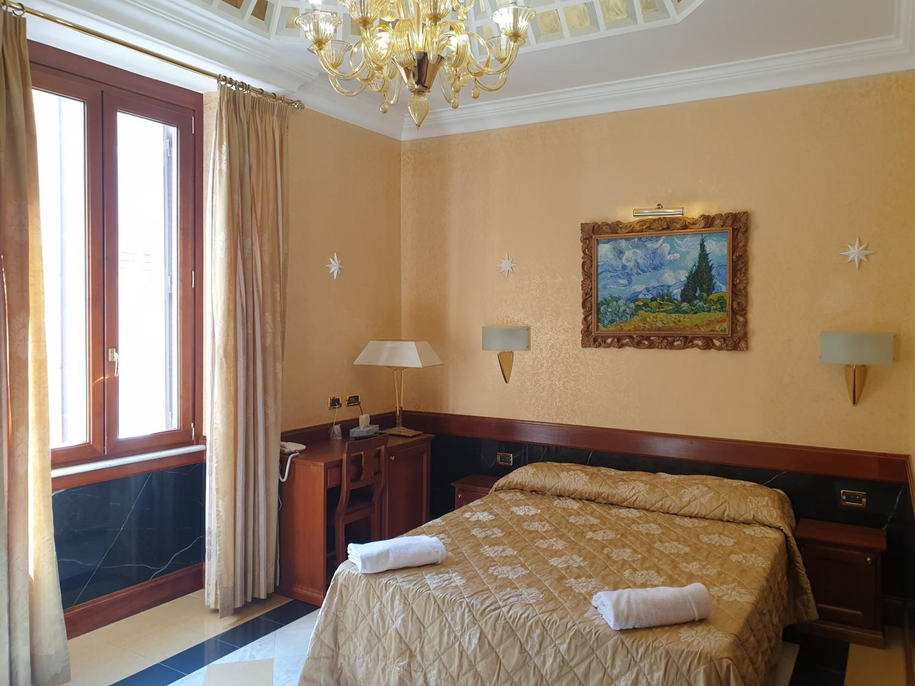 Double or Twin Room photo 2
