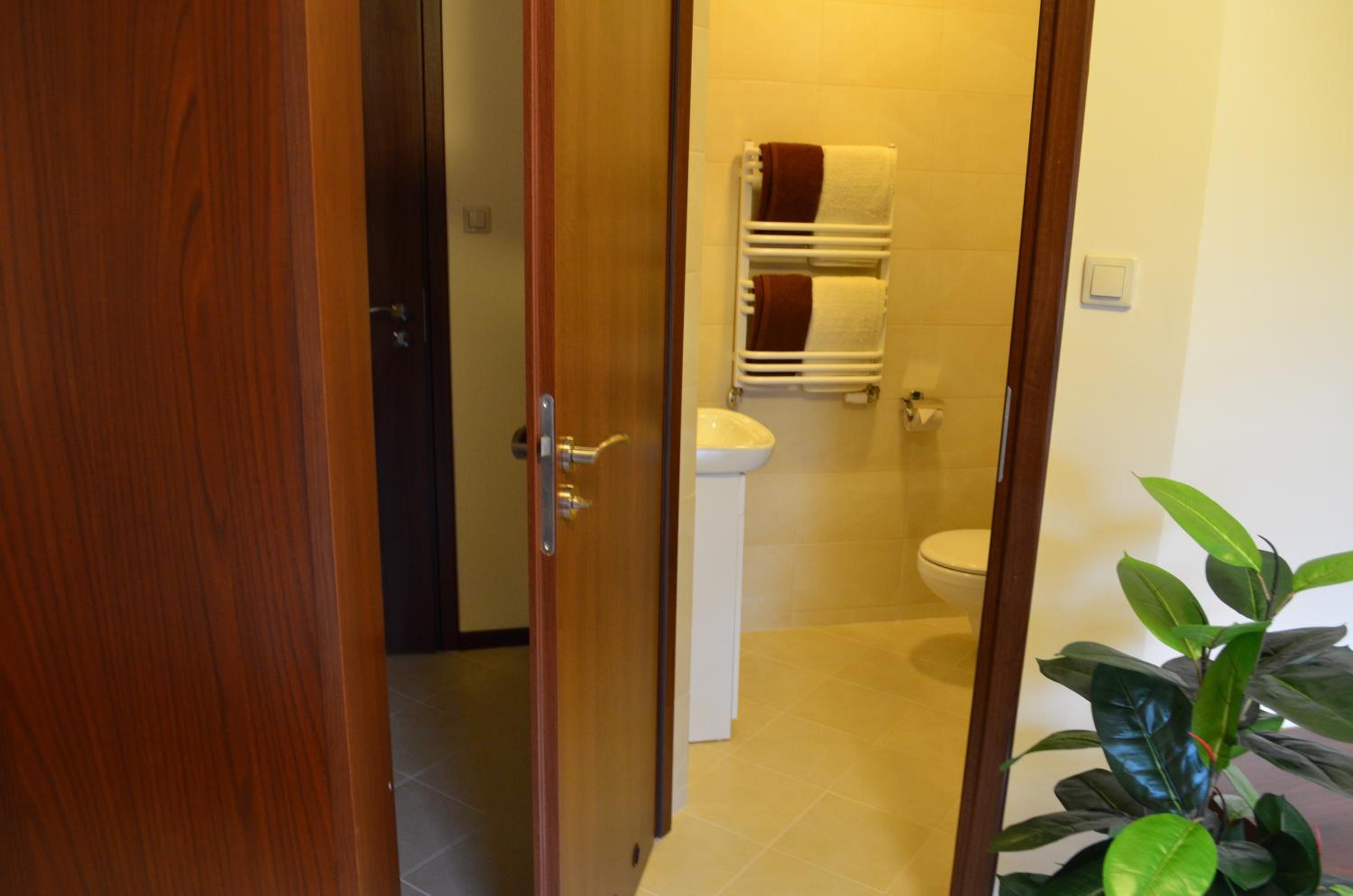 Double or Twin Room - Photo 23