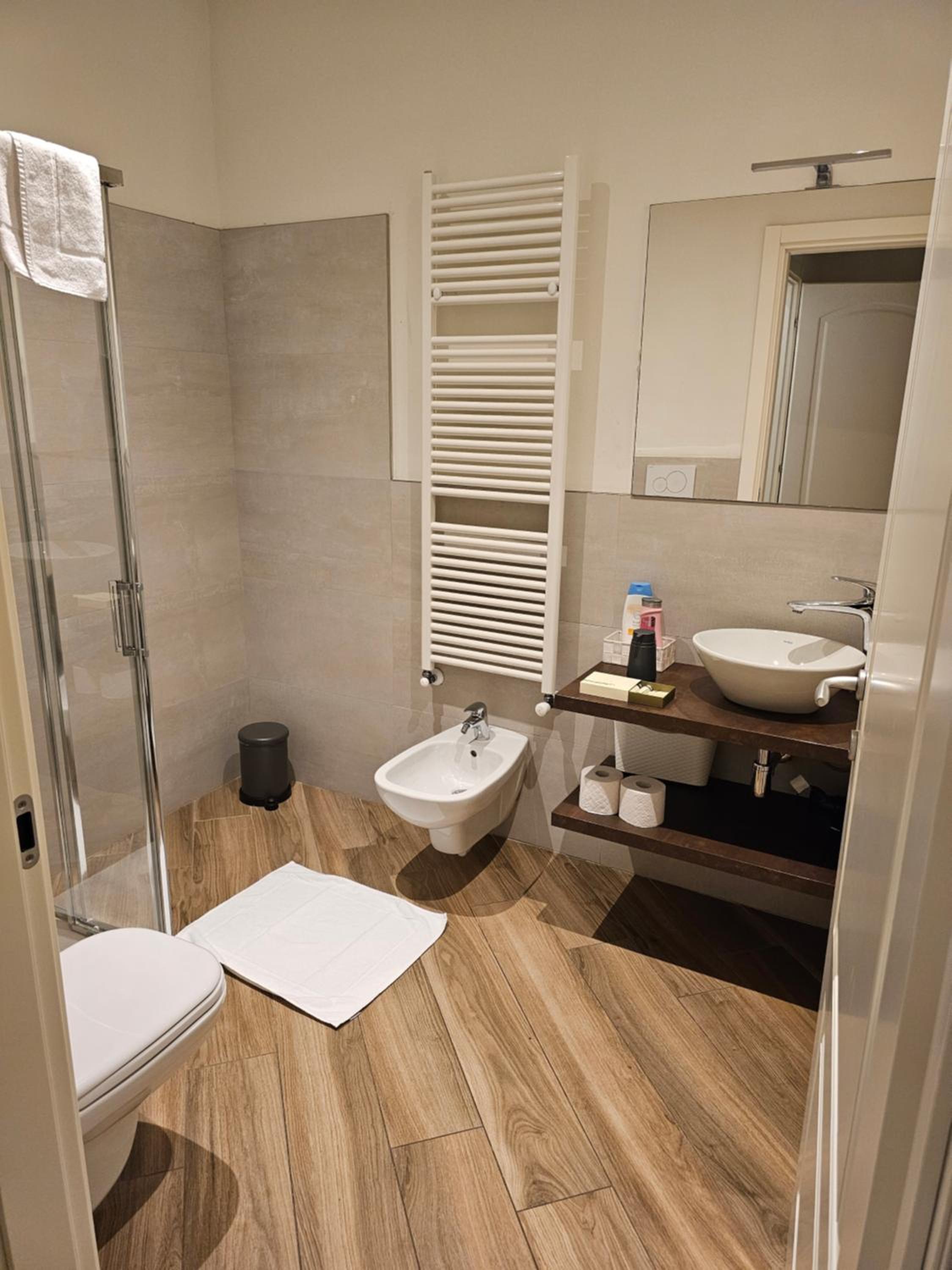 Double Room - Photo 20