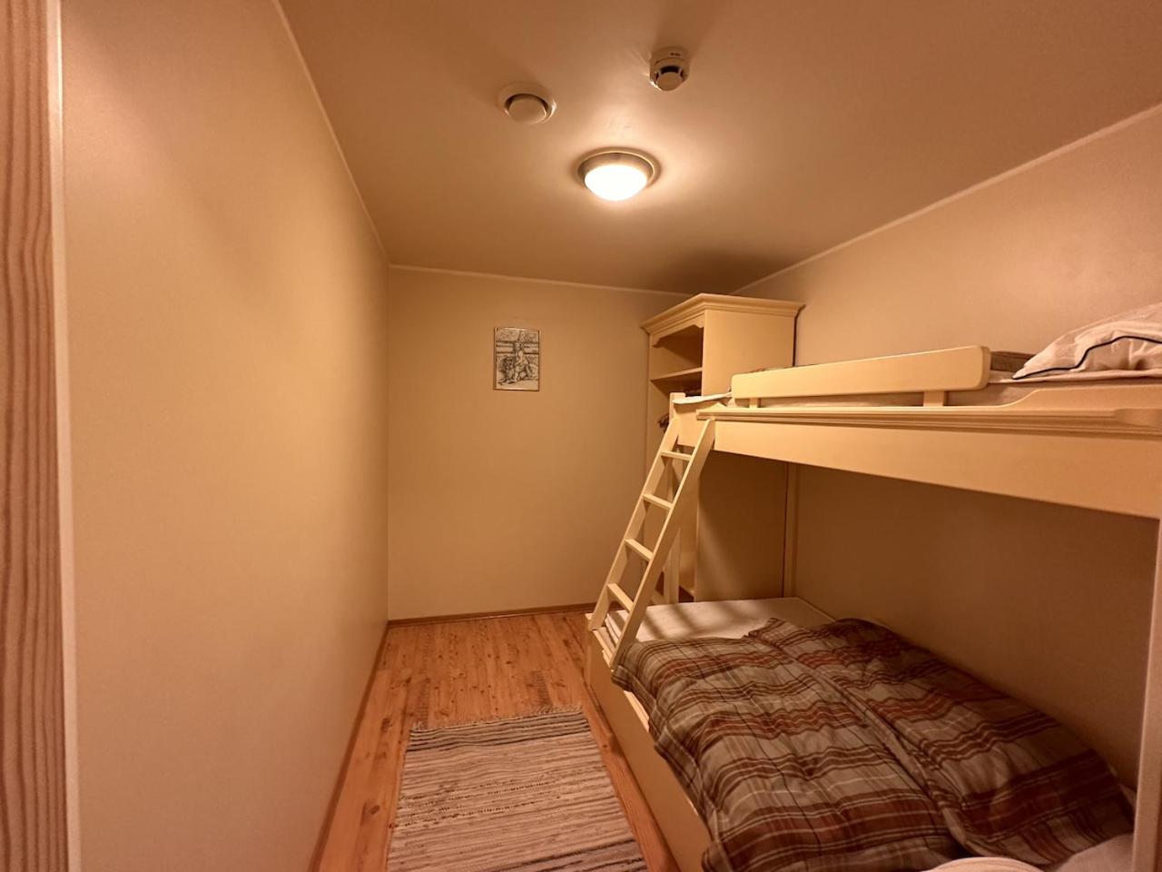 Three-Bedroom Apartment photo 3