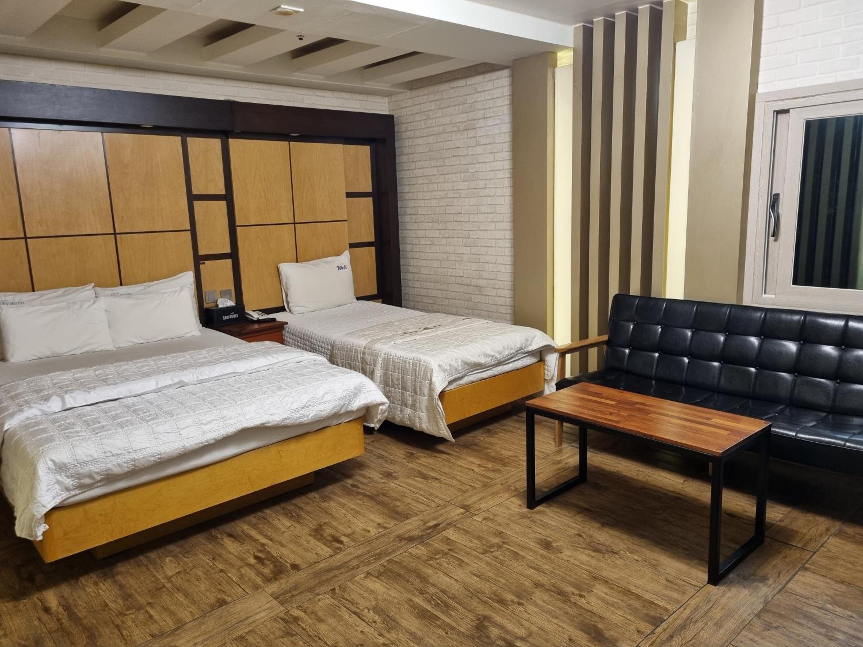 Twin Room - Photo 4