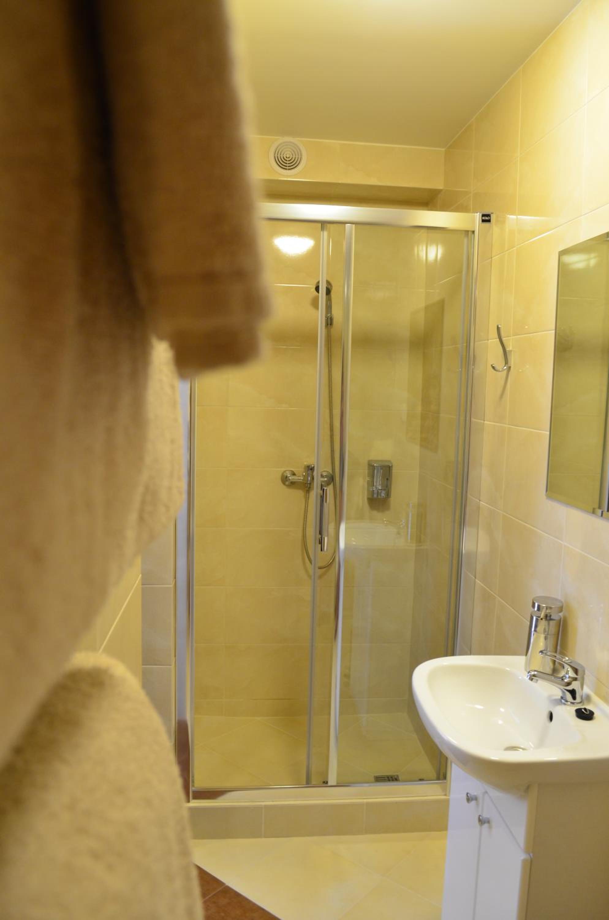 Double or Twin Room - Photo 17