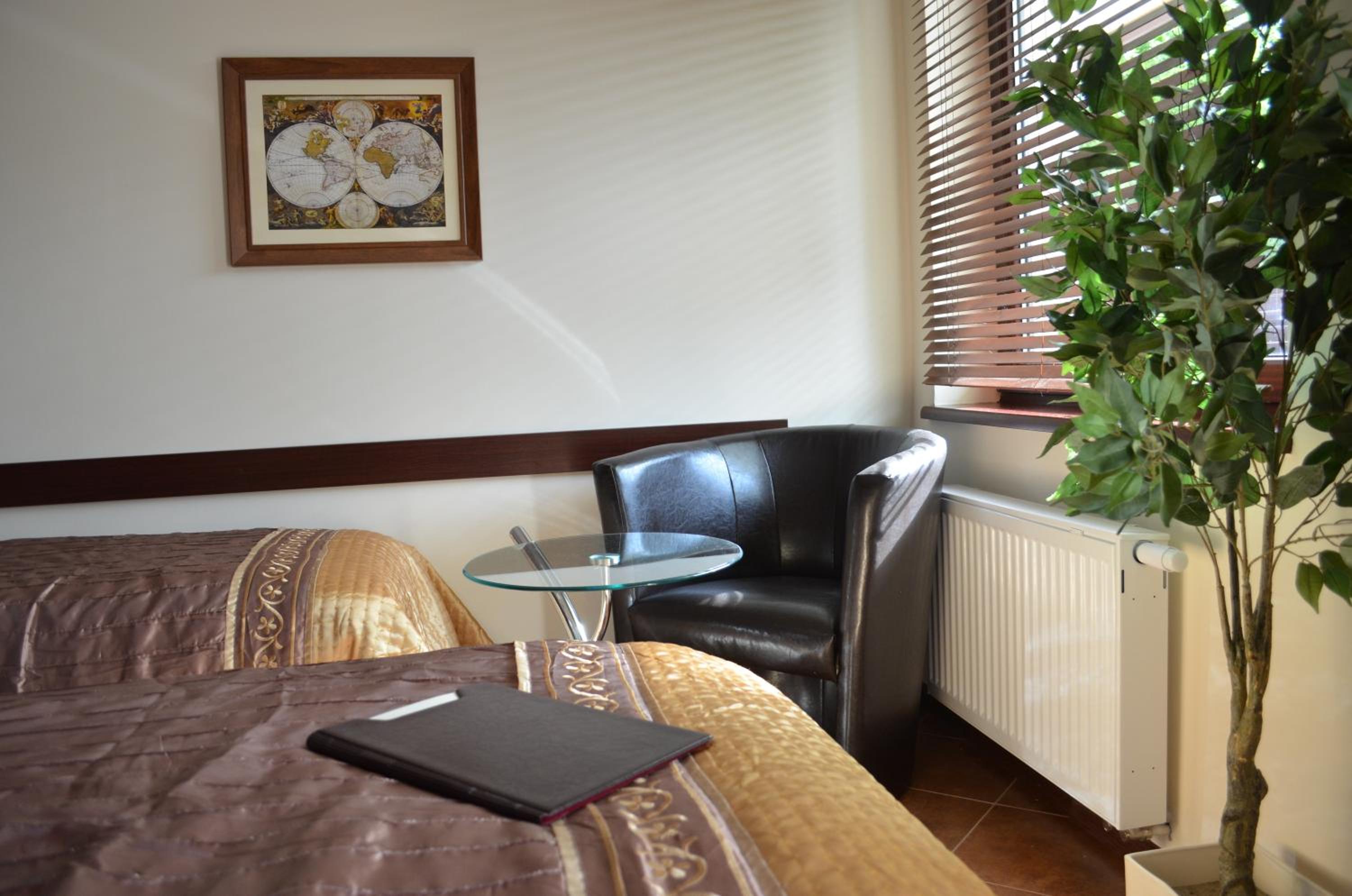 Double or Twin Room - Photo 21
