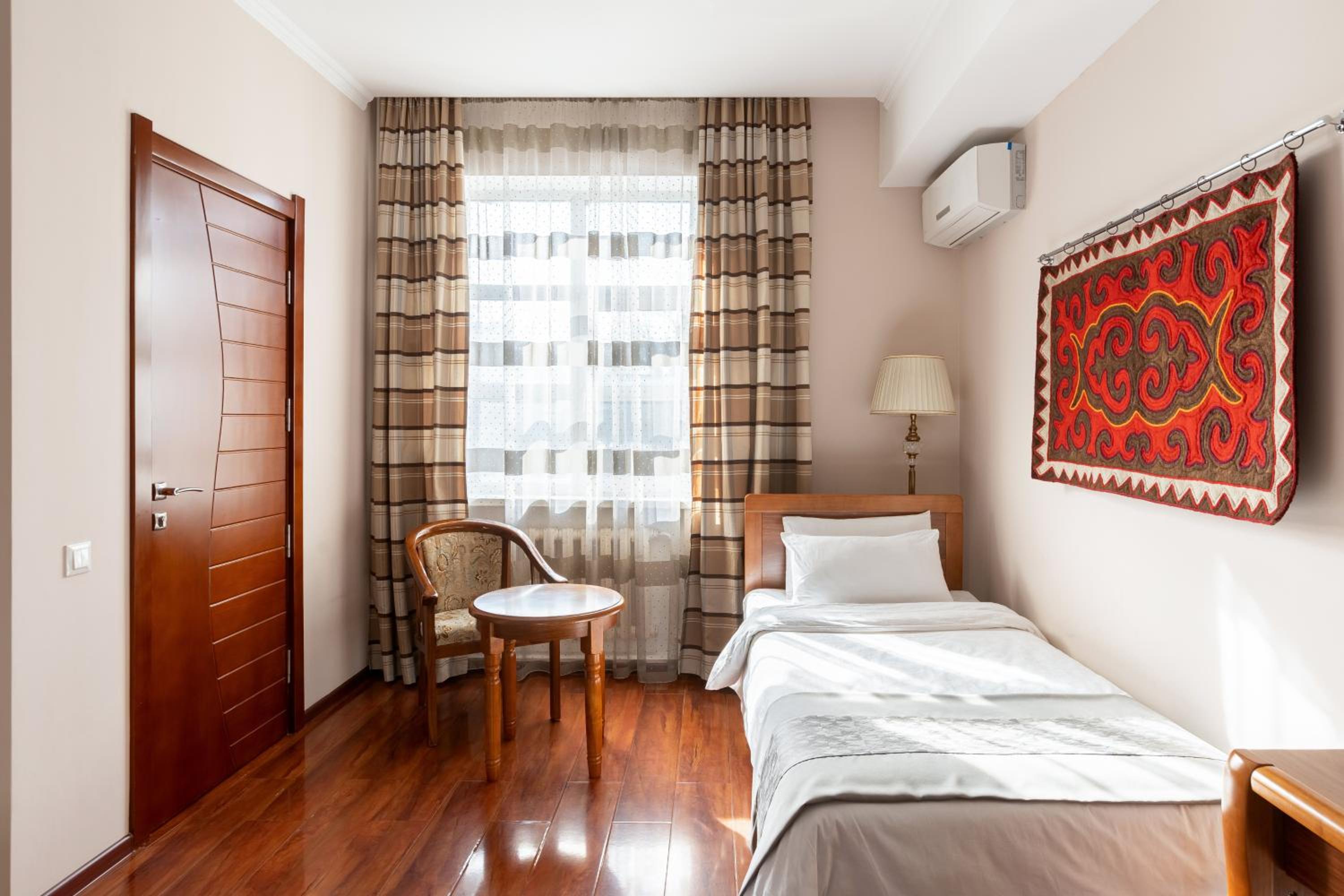 Single Room photo 2