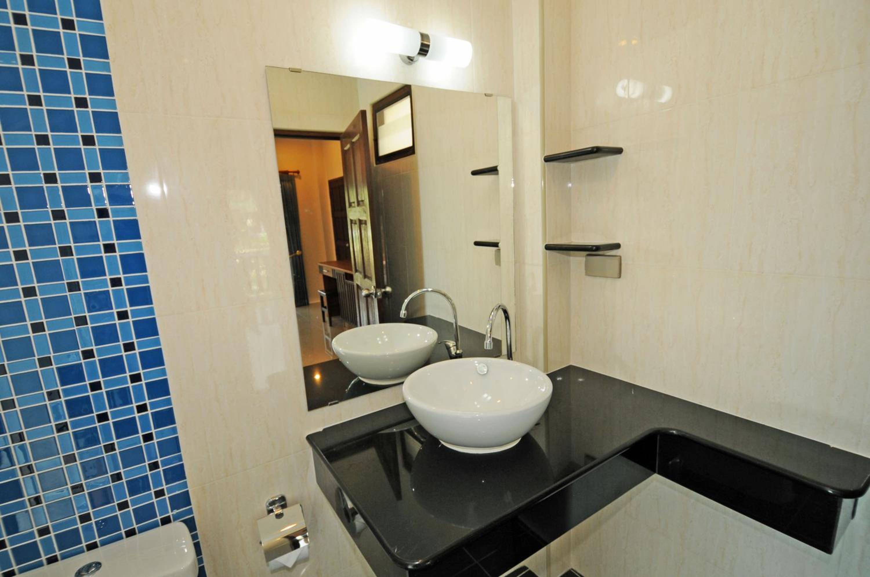 Deluxe Double Bungalow photo 3