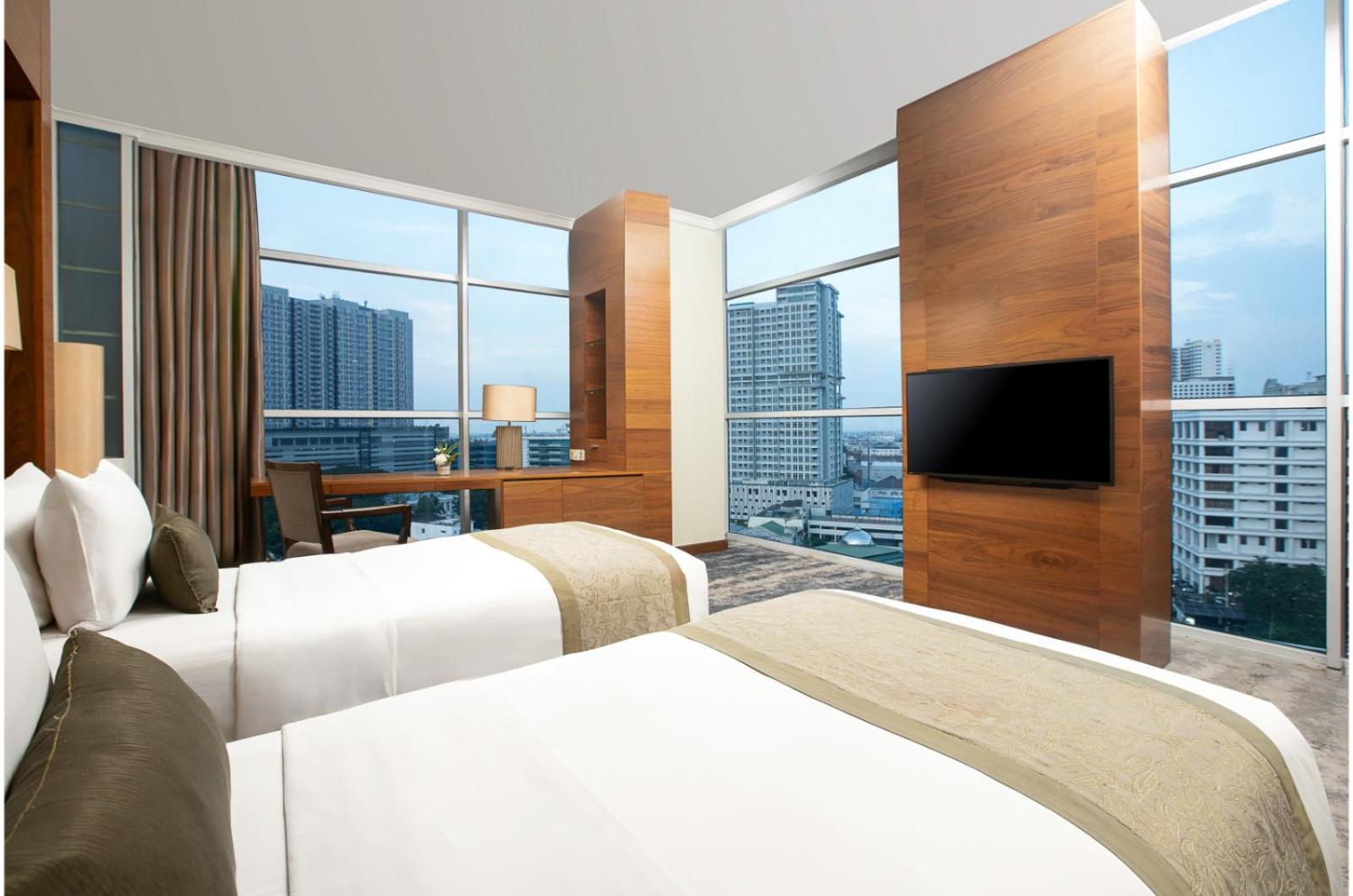 Executive Suite - Photo 8