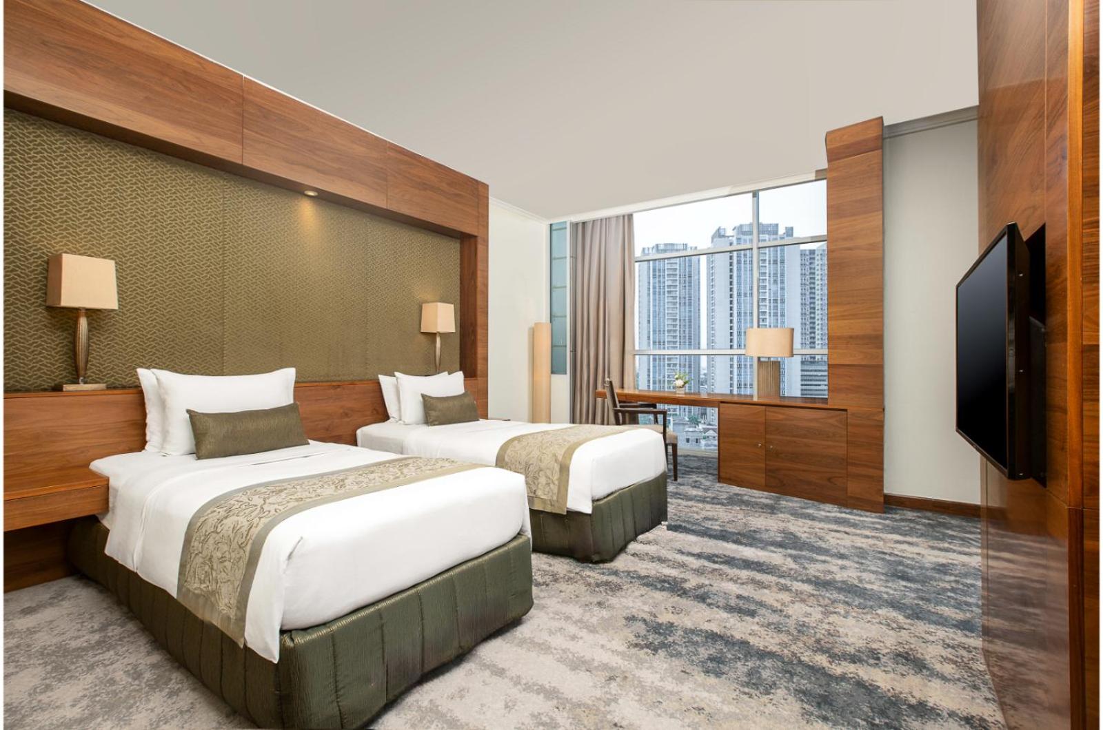 Executive Suite - Photo 7
