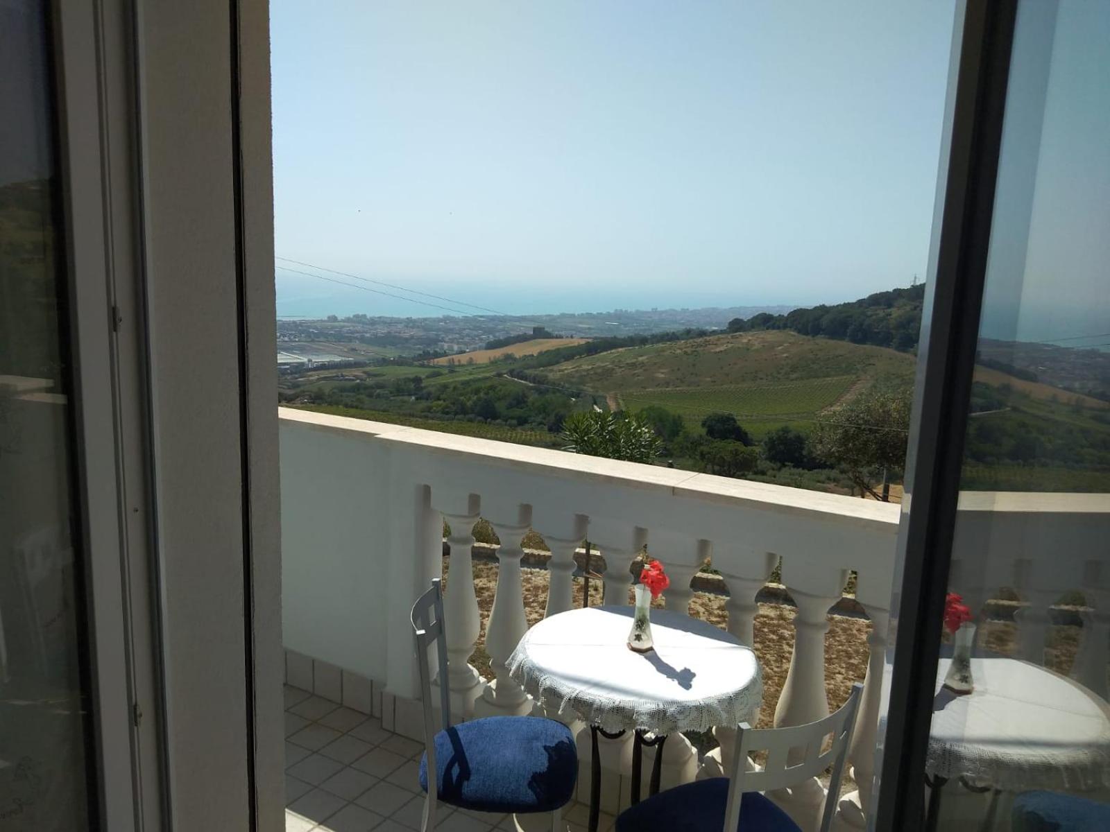 Two-Bedroom Apartment with Terrace and Sea View photo 3