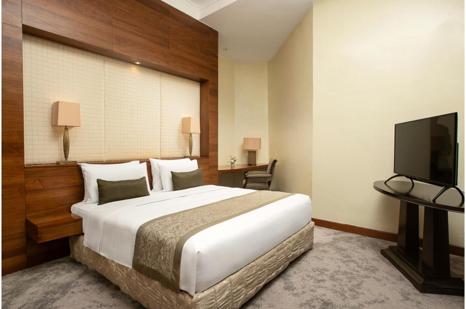Business Suite - Photo 1