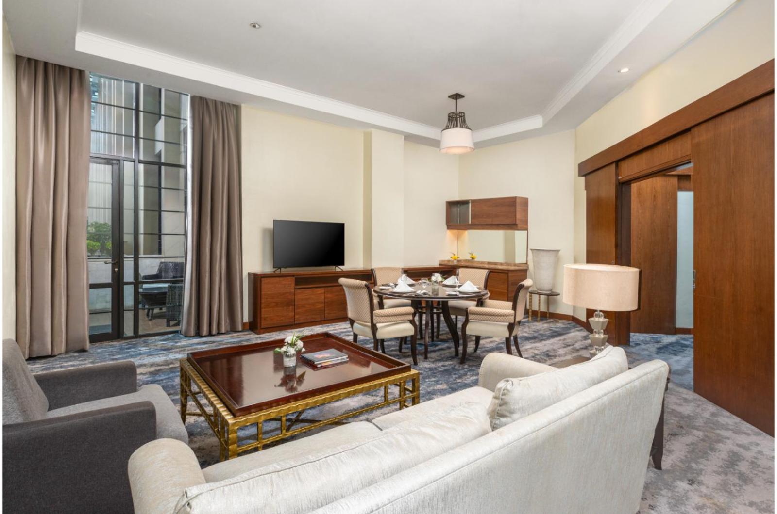 Business Suite - Photo 5