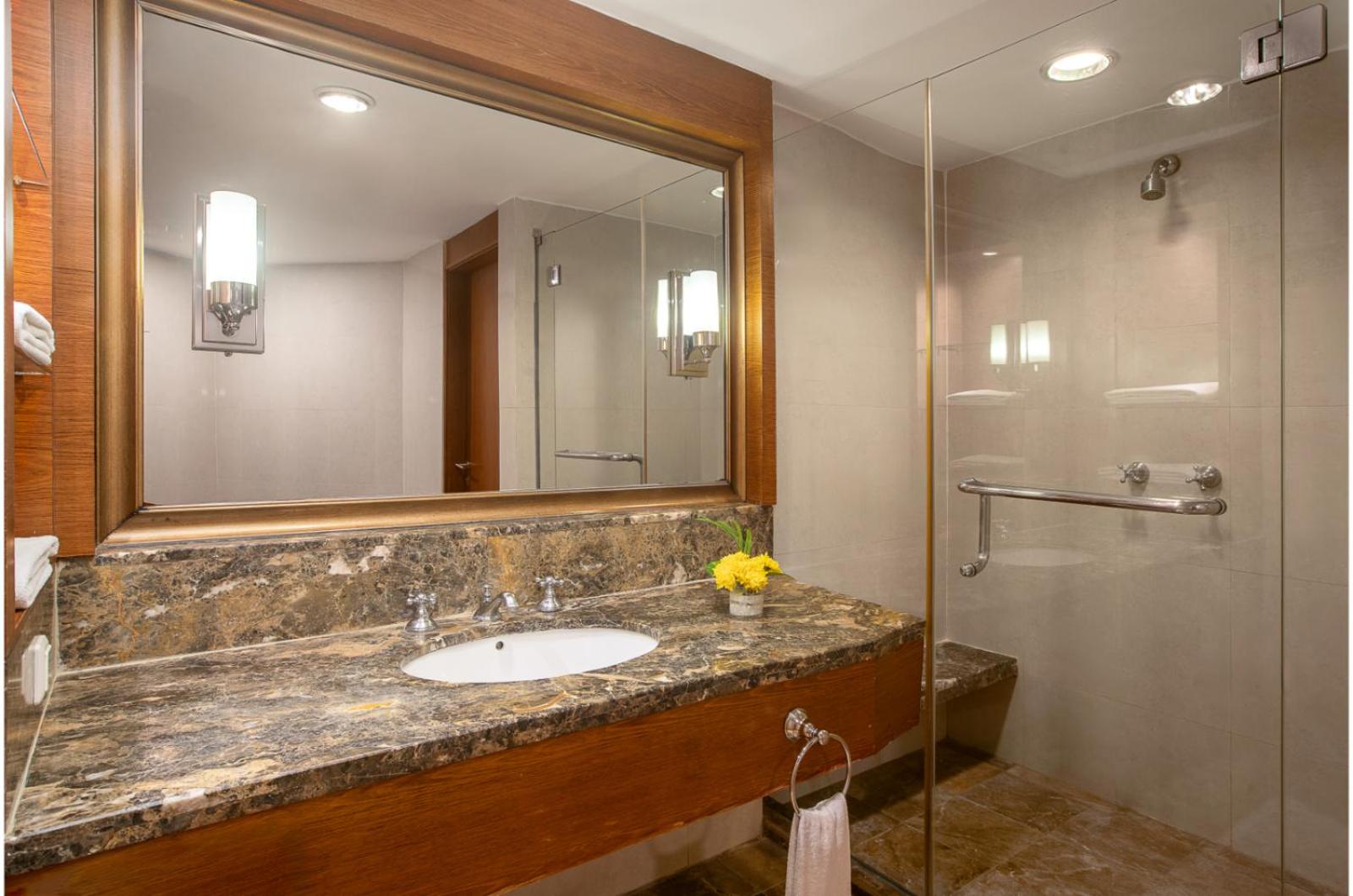Business Suite - Photo 3