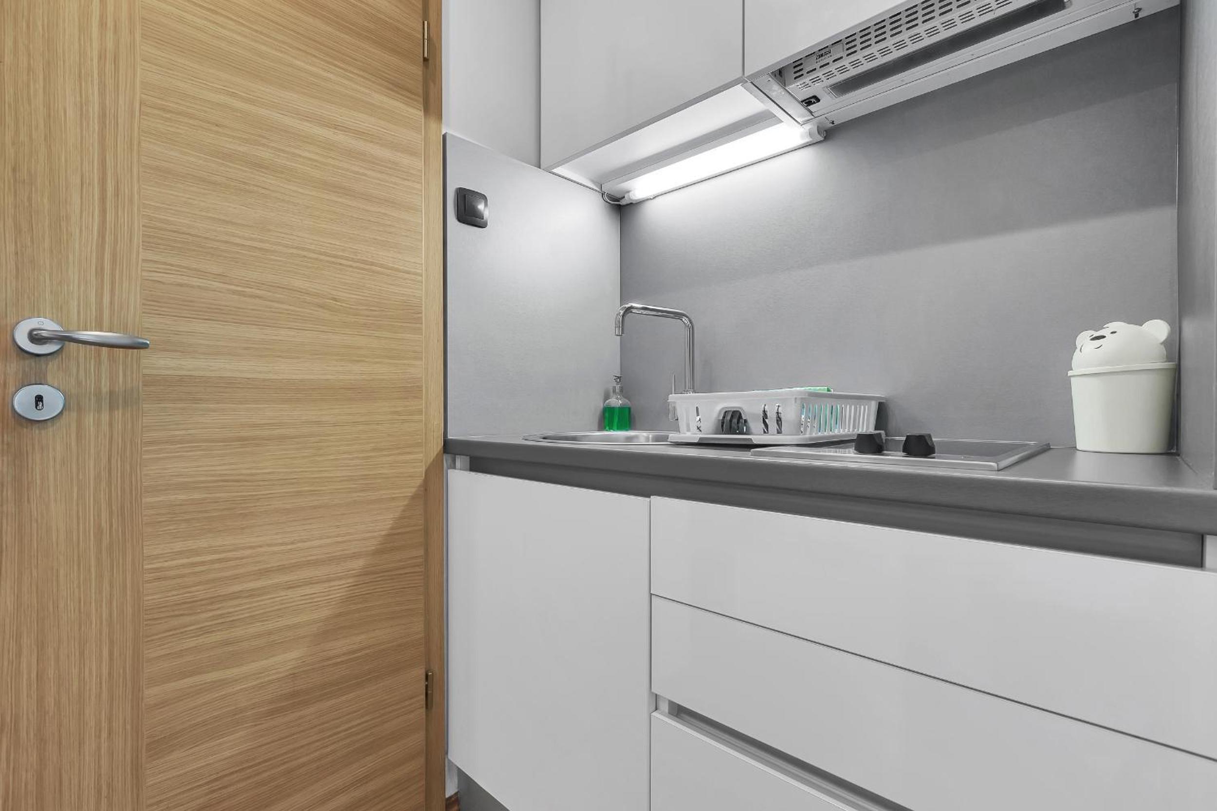 Apartment with Balcony - Photo 17