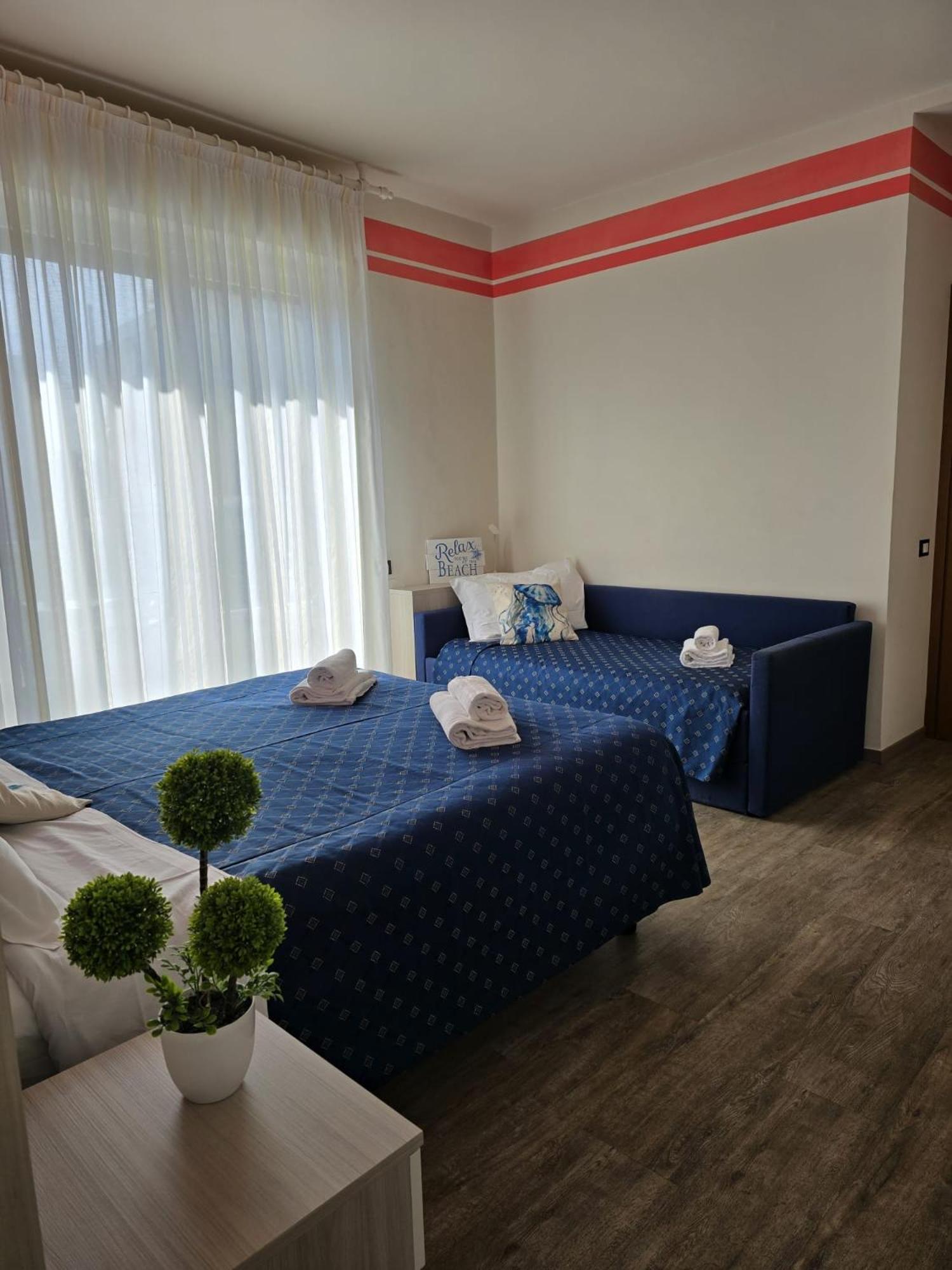 Triple Room - Photo 10