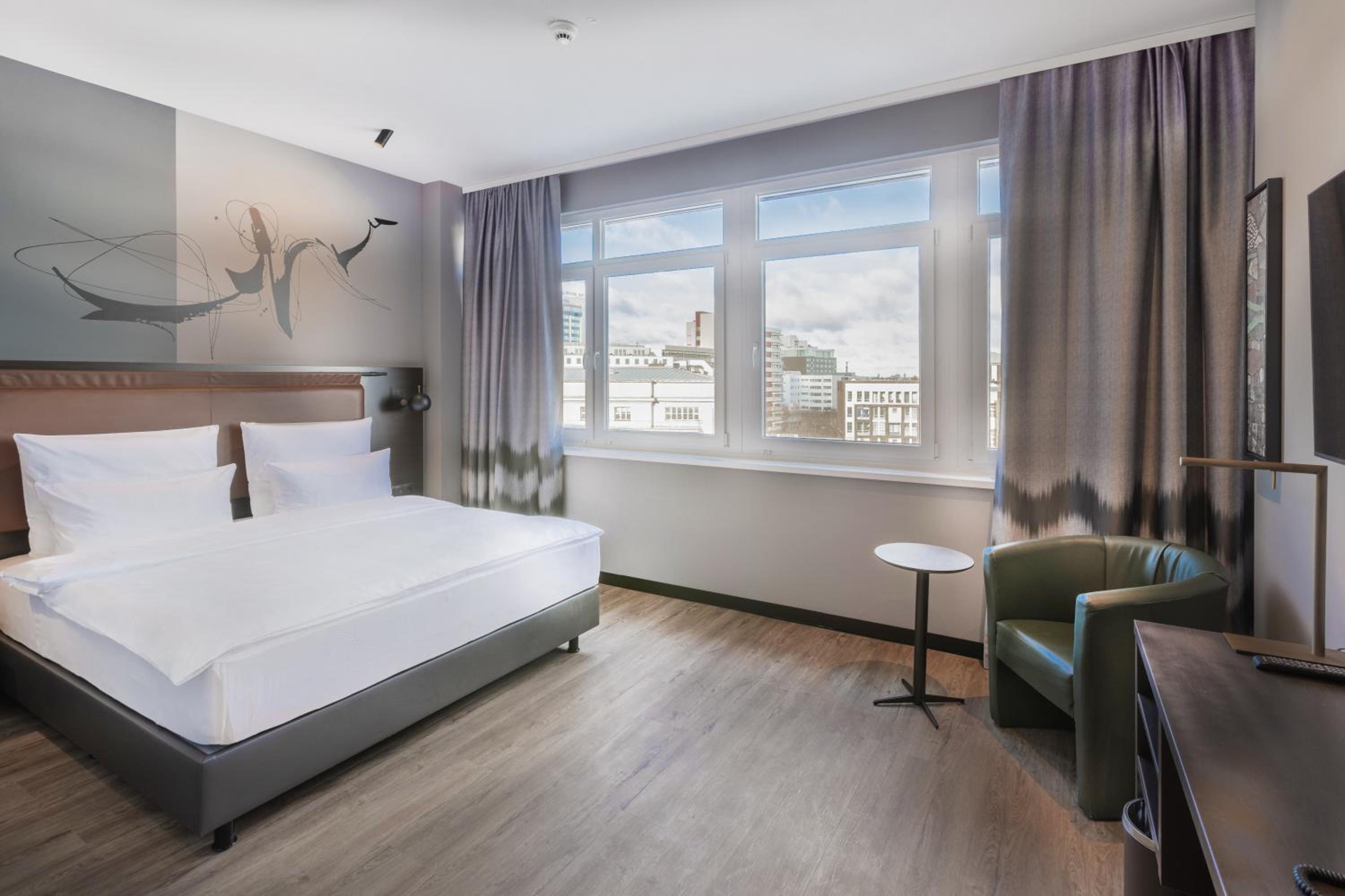 Business Triple King Room photo 2